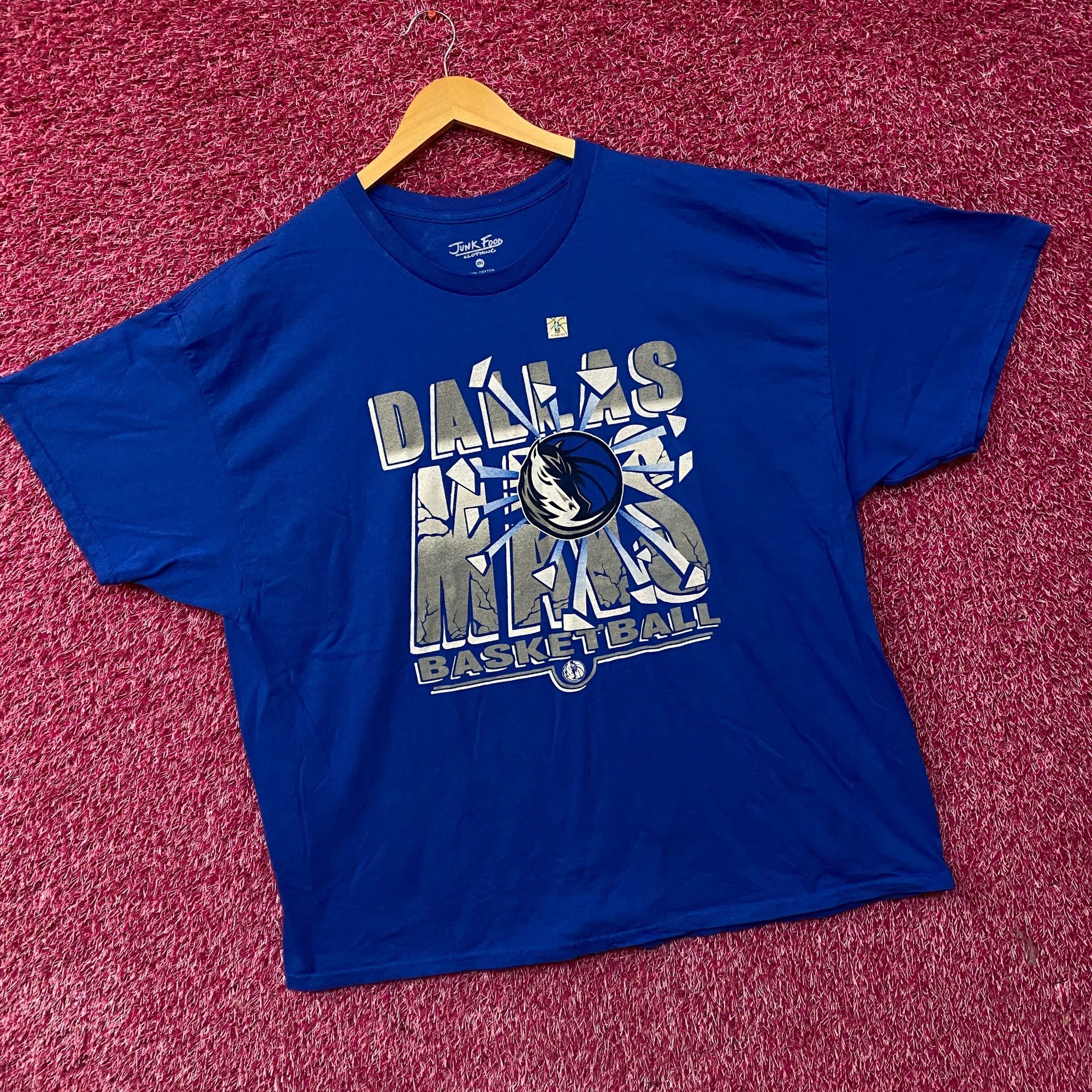 Junk Food Junk Food Dallas Mavericks Break Through Basketball T-Shirt Size US XXL / EU 58 / 5 - 3 Thumbnail