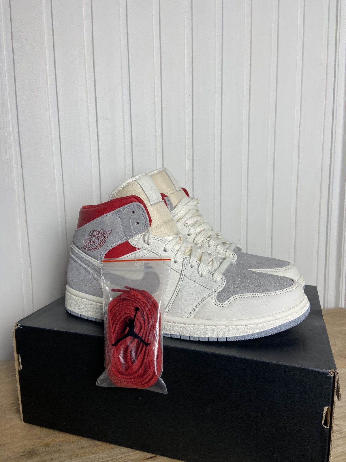 Jordan Brand New Jordan 1 Mid "Sneakersnstuff 20th" authentic size 10,5us Size US 10.5 / EU 43-44 - 5 Thumbnail
