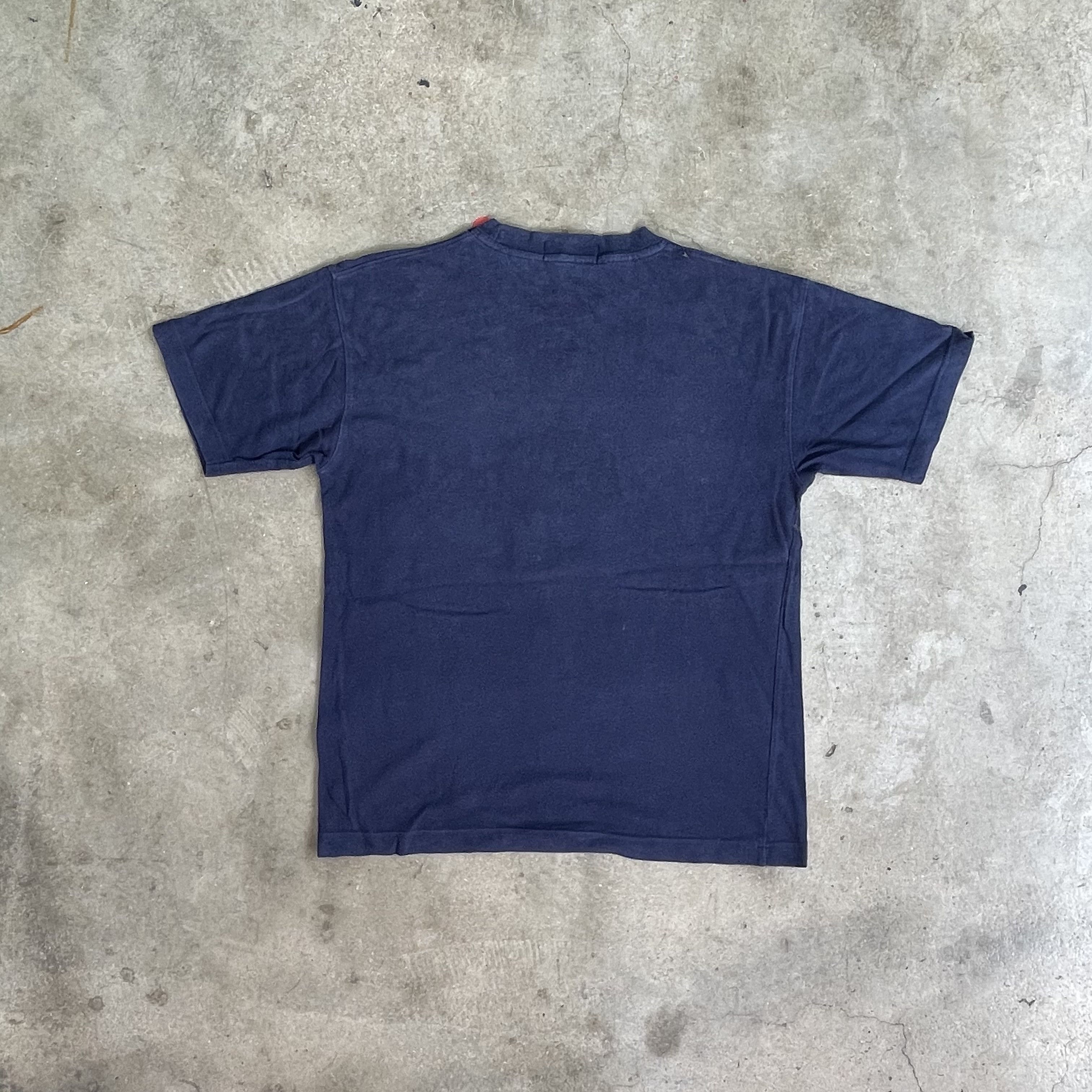 Burberry Vintage Burberry Blue T-shirt Size Medium Size US M / EU 48-50 / 2 - 2 Thumbnail