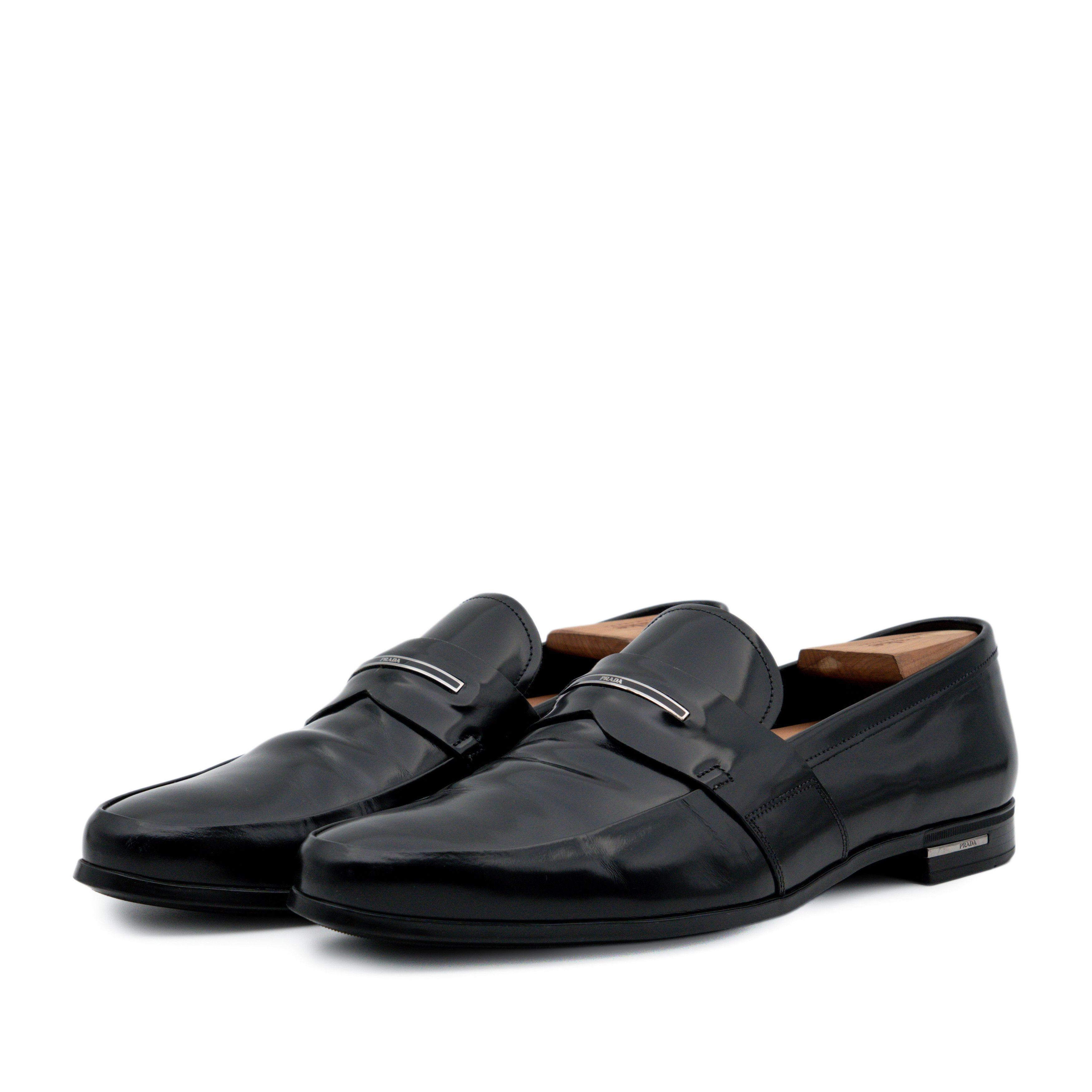 Prada Prada Off White Grained Leather Driving Loafers | Grailed