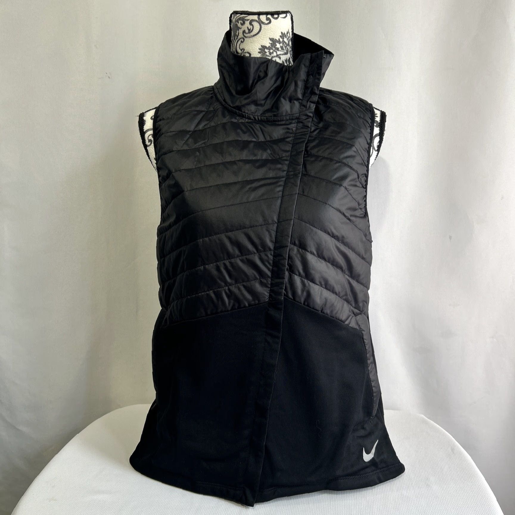 Nike Nike Vest Women’s M Black Puffer Aerolayer Thermore Lightweight Repel Aerolayer Thermore Lightweight Repel Size M / US 6-8 / IT 42-44 - 2 Thumbnail