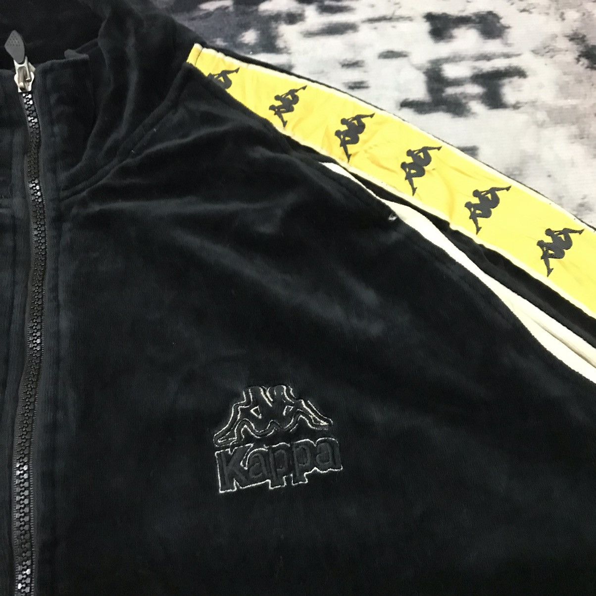 Kappa × Vintage Vintage 90s Kappa Side Tape Velvet Jacket Sweater Size US L / EU 52-54 / 3 - 6 Thumbnail