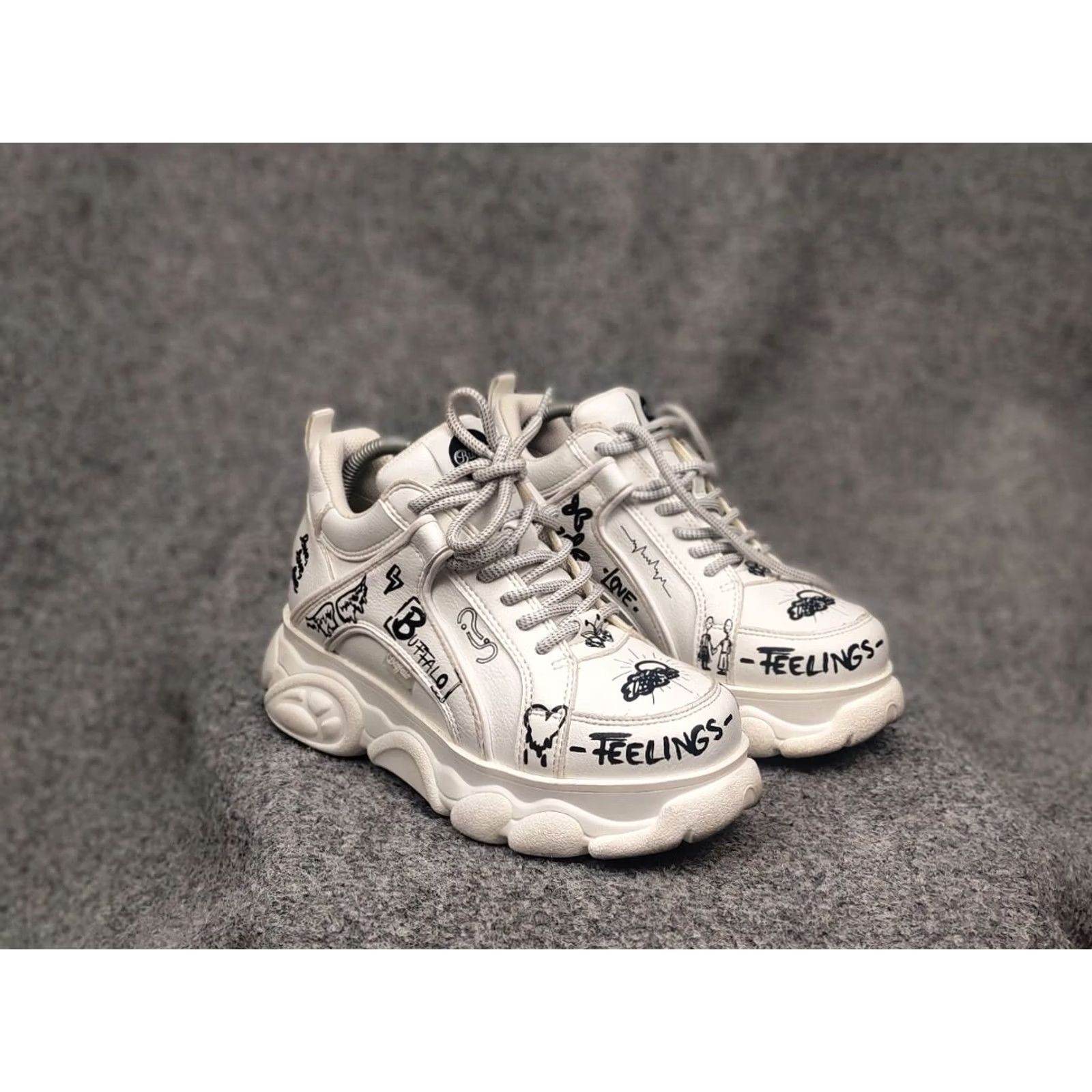 Buffalo London Buffalo Superge White Sneakers Women's 37 US 6.5 90s London Paint Logo Low Top Casual Activewear Running Size US 7 / IT 37 - 6 Thumbnail