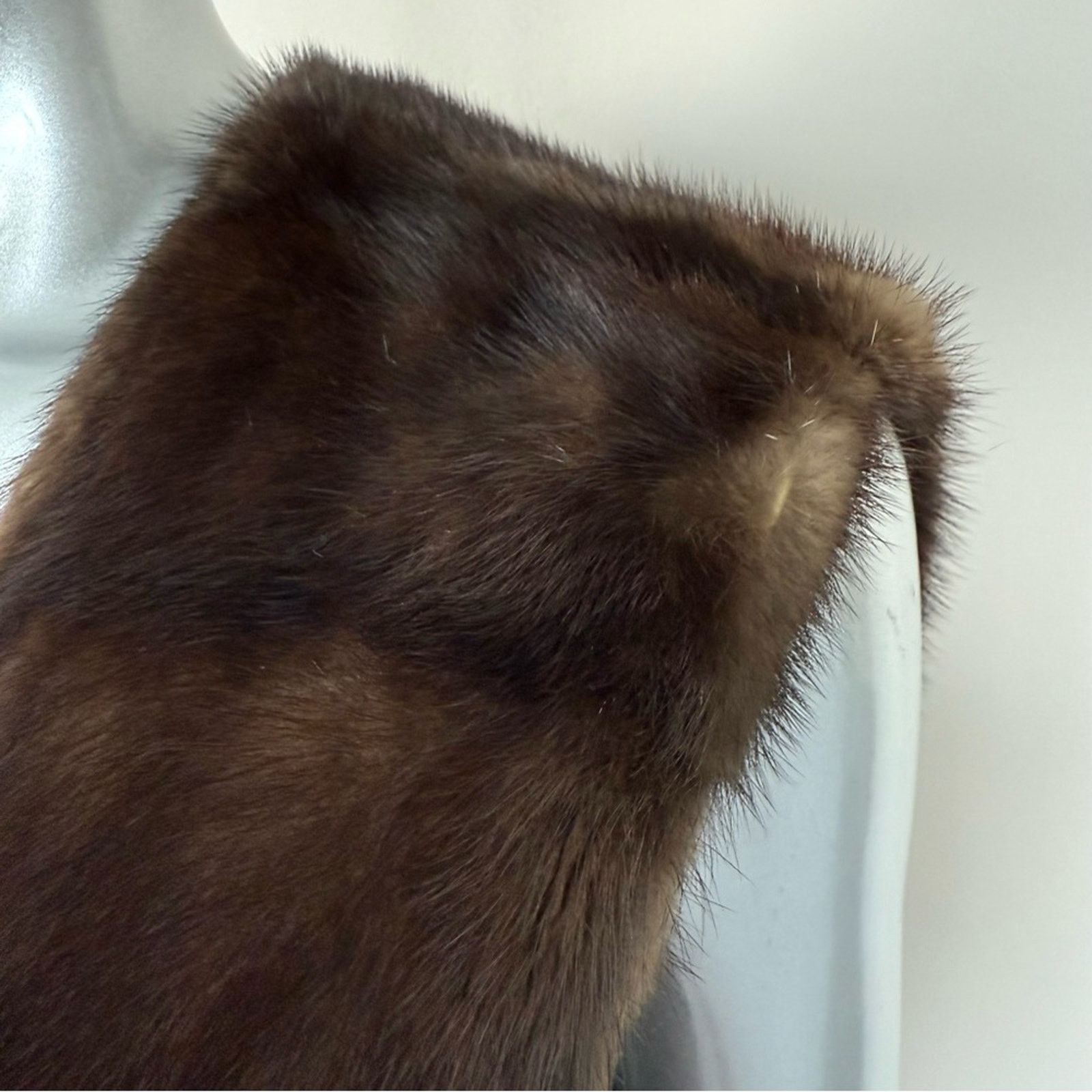 Other Mink natural fur long vest size L Retail 3200$ Size L / US 10 / IT 46 - 6 Thumbnail
