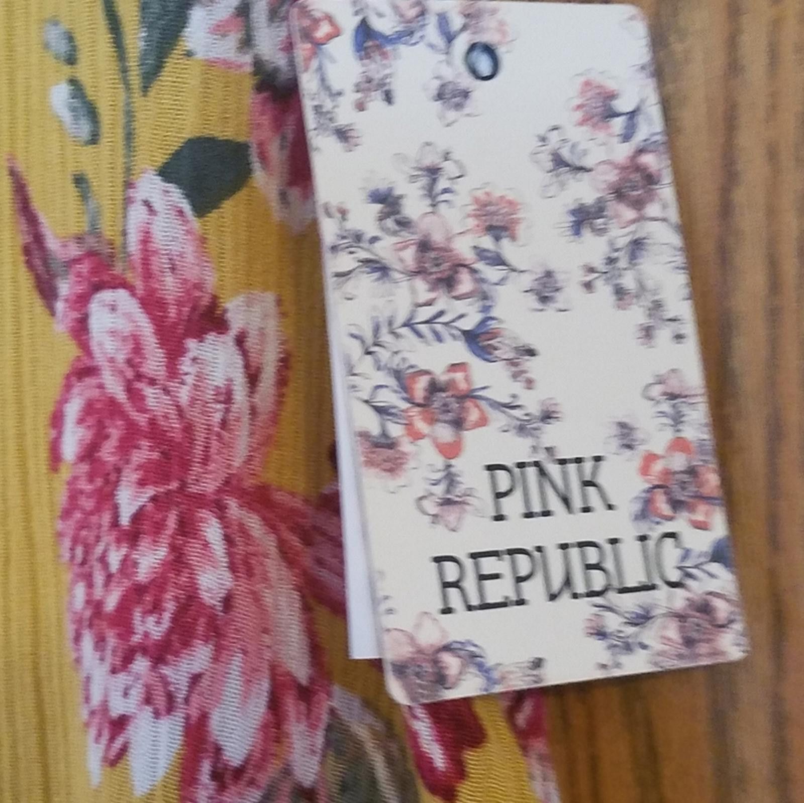 Designer NWT Pink Republic Floral Yellow Top Size Small Size S / US 4 / IT 40 - 4 Thumbnail