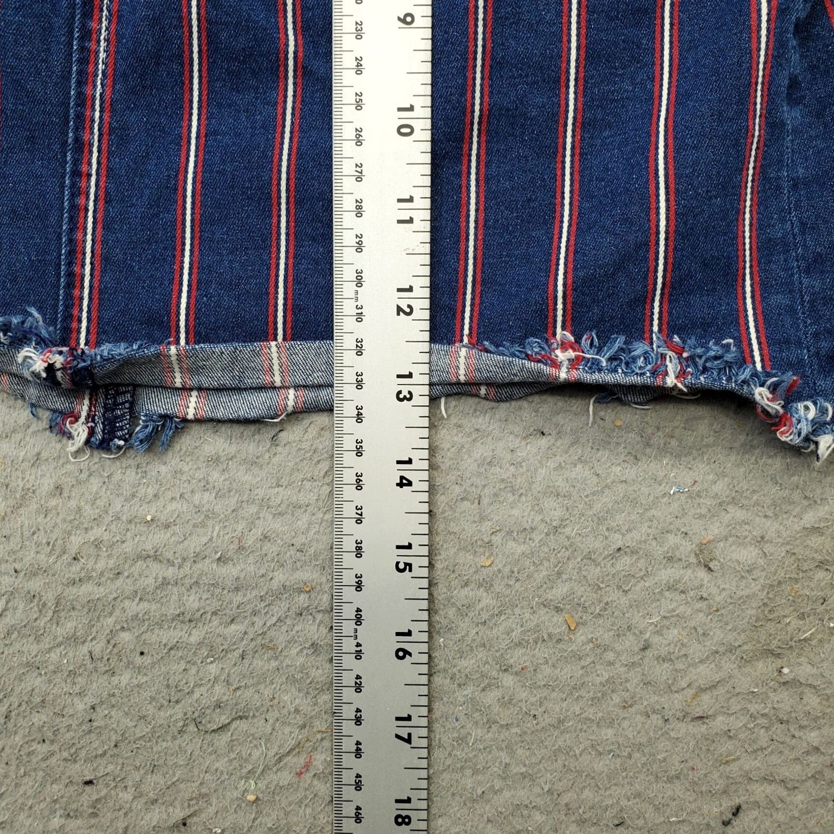 American Eagle Outfitters American Eagle Outfitters Denim Skirt Womens Size 2 Multicolor Striped Short Denim Skirt 2 Womens Size 2 Multicolor Striped Super Stretch Size 26" / US 2 / IT 38 - 3 Thumbnail