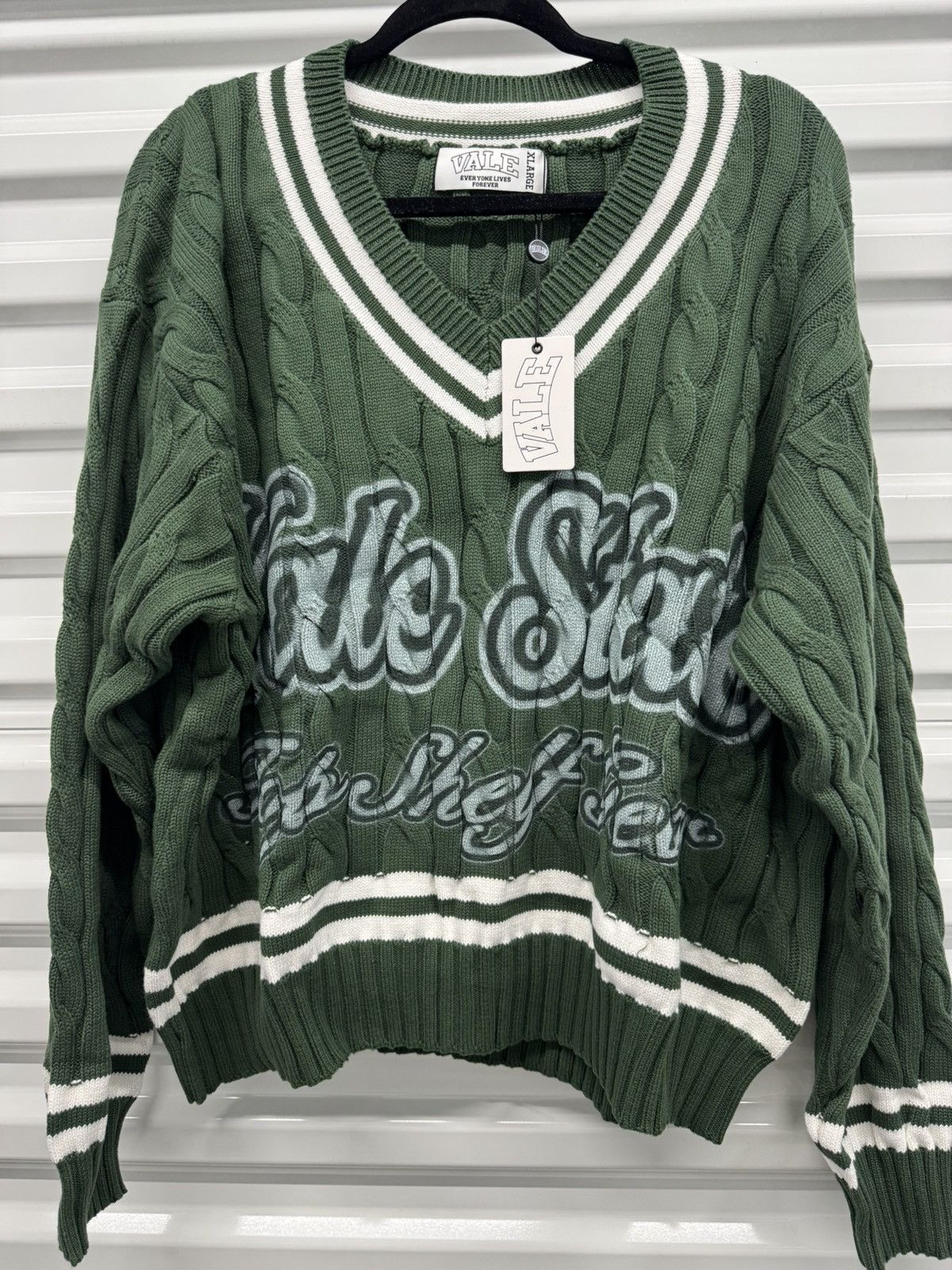 Vale Vale everyone Lives Forever Knit Sweater Cardigan XL Size US XL / EU 56 / 4 - 1 Thumbnail
