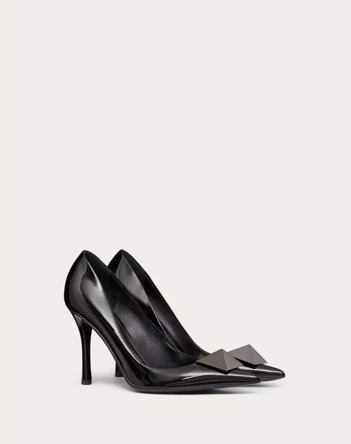 Valentino o1s1wg110625 One Stud Patent Leather Pump 100 Mm in Black Size US 6 / IT 36 - 2 Thumbnail