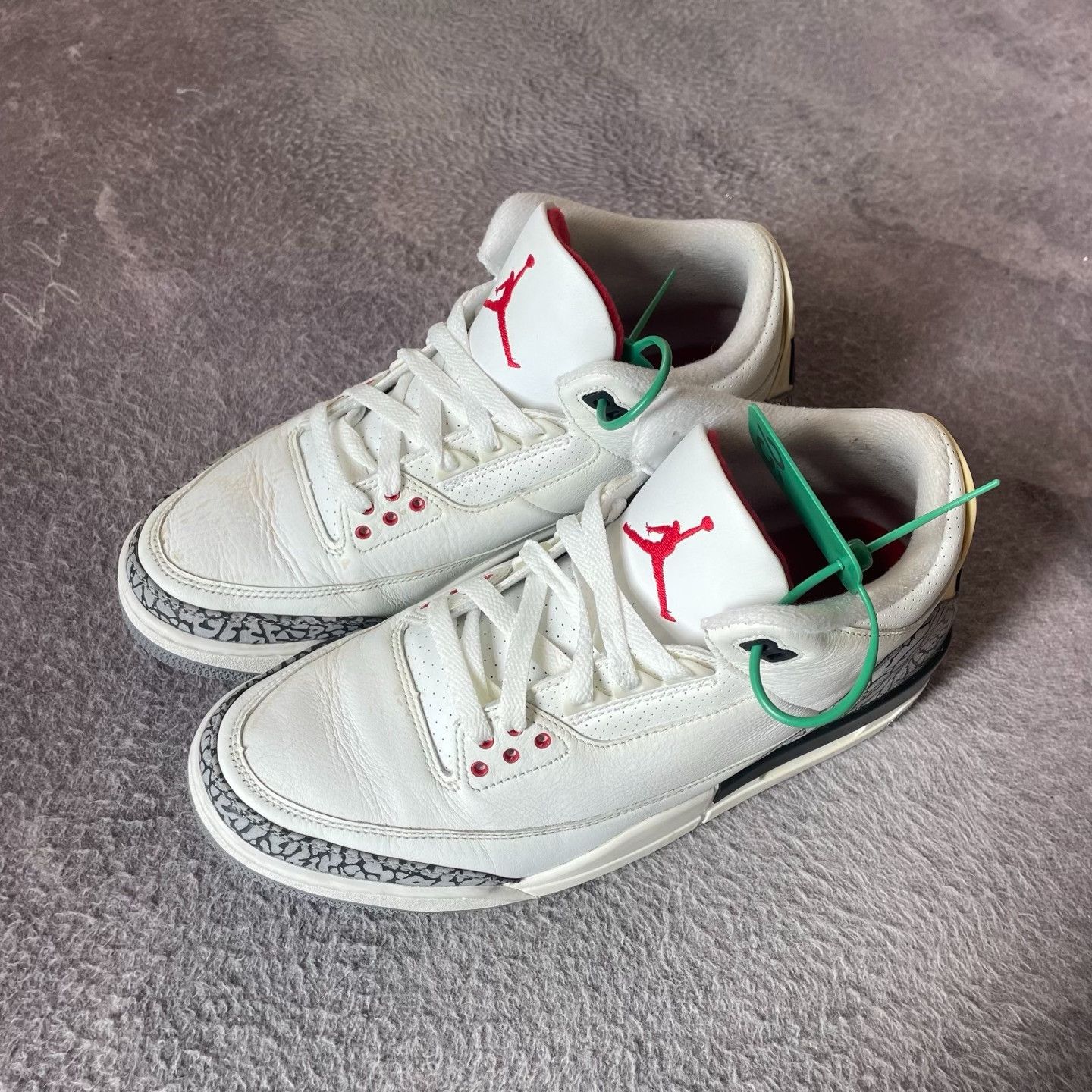 Nike Nike Distressed White Lowtop Sneakers 43 Men Size US 10 / EU 43 - 1 Thumbnail