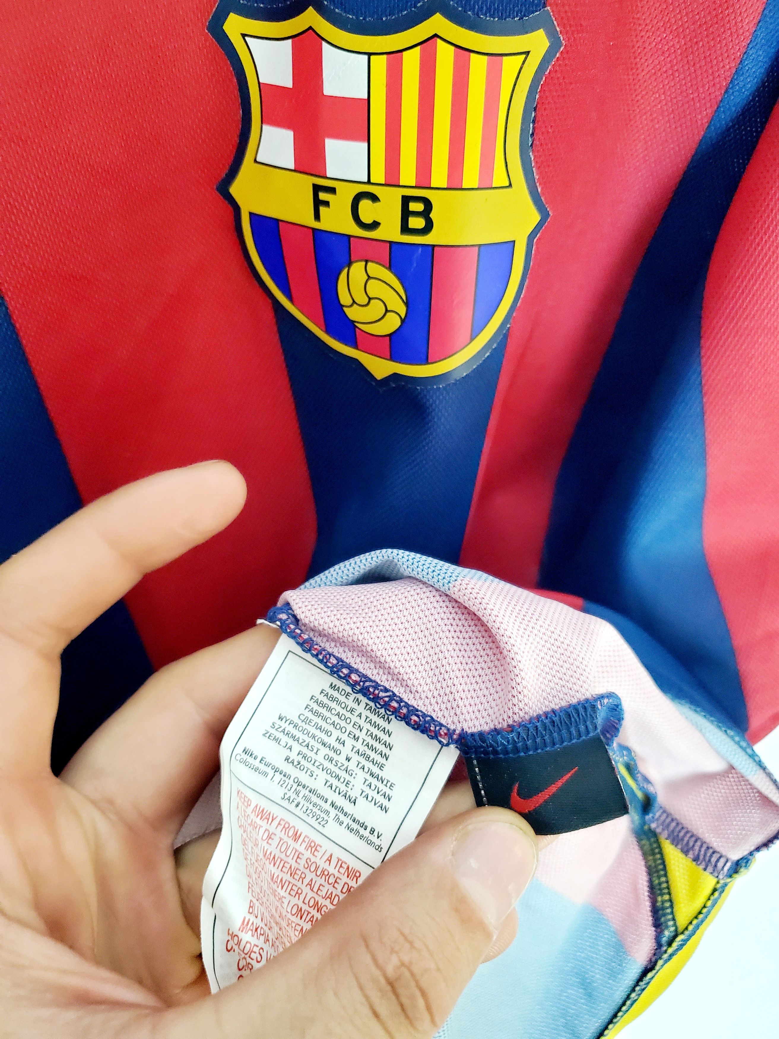 Nike Vintage Nike Barcelona 2005-06 Away jersey new condition Xl Size US XL / EU 56 / 4 - 4 Thumbnail