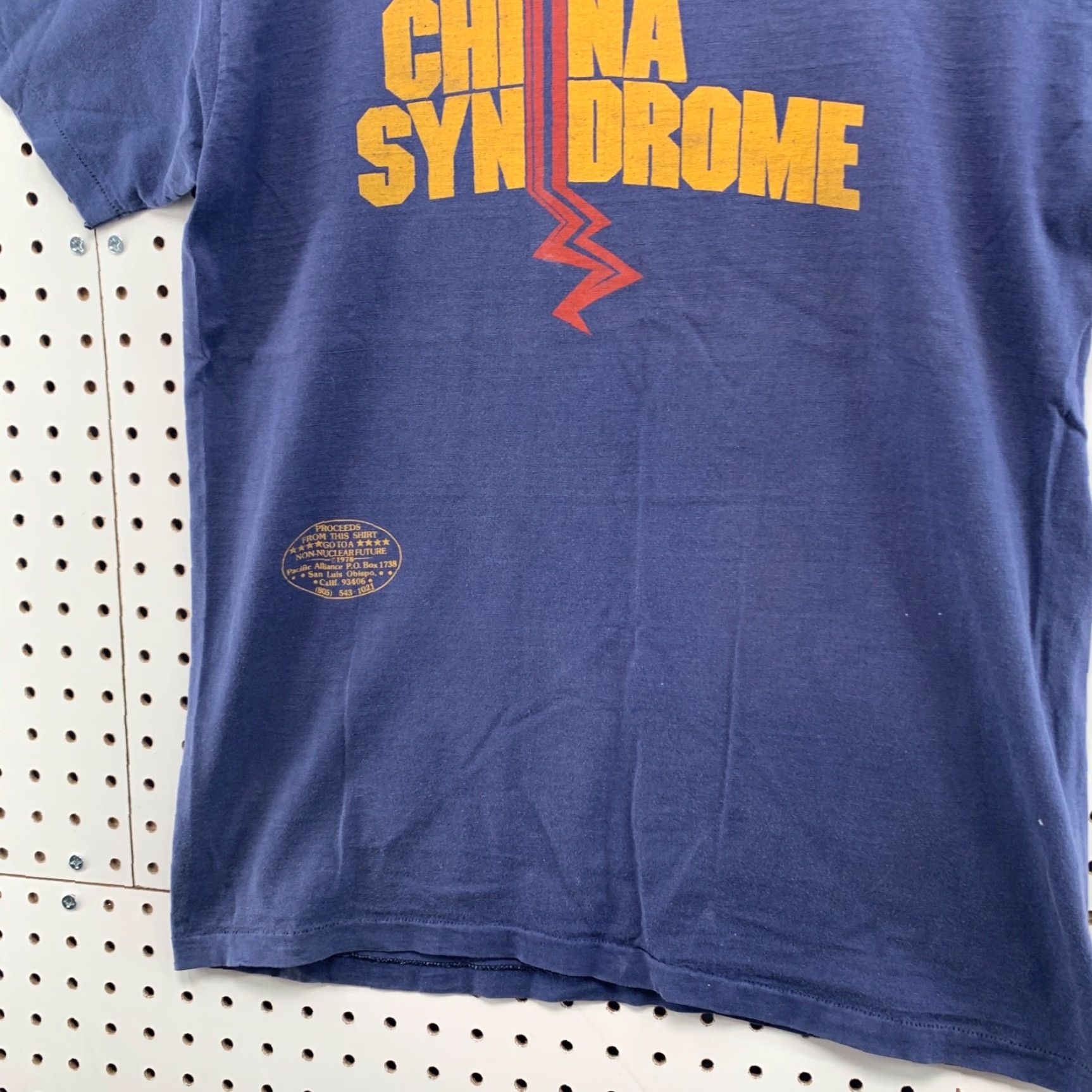 Hanes VINTAGE 70s China Syndrome Movie T-Shirt Mens Large Fits Medium Blue Graphic 70s Michael Douglas Rare 17x27 Size US L / EU 52-54 / 3 - 7 Thumbnail