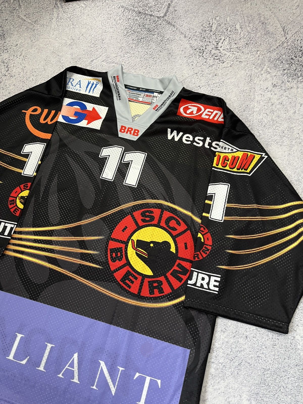 NHL Vintage SC Bern Ice Hockey Jersey # 11 CCM NHL Rare Size US L / EU 52-54 / 3 - 3 Thumbnail