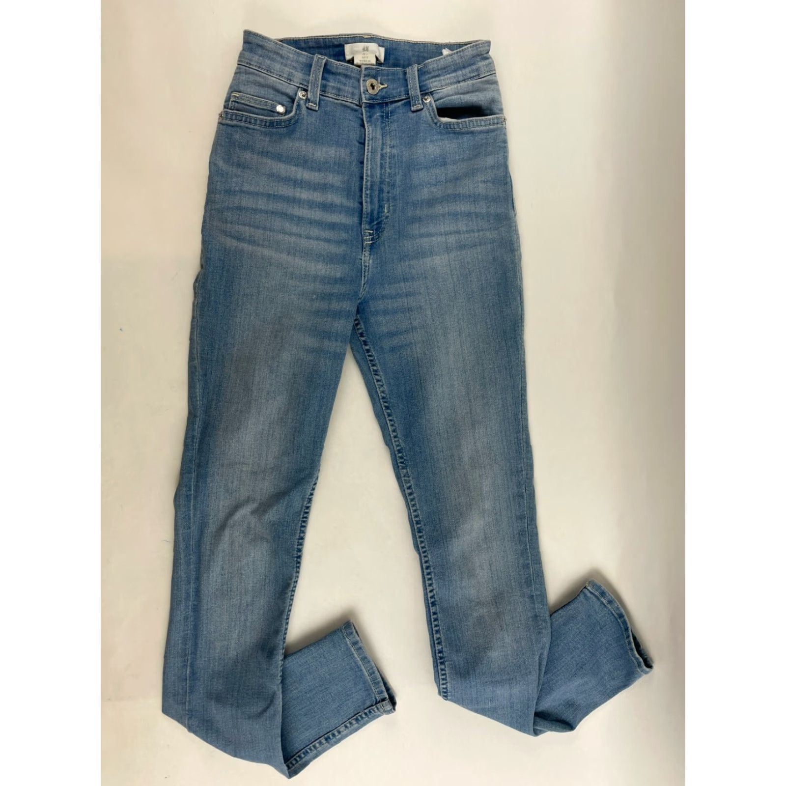 H&M H&M L.O.G.G. Jeans Women's Size 2 Long Blue Denim High Rise Medium Wash Slim-fit Size 26" / US 2 / IT 38 - 2 Thumbnail