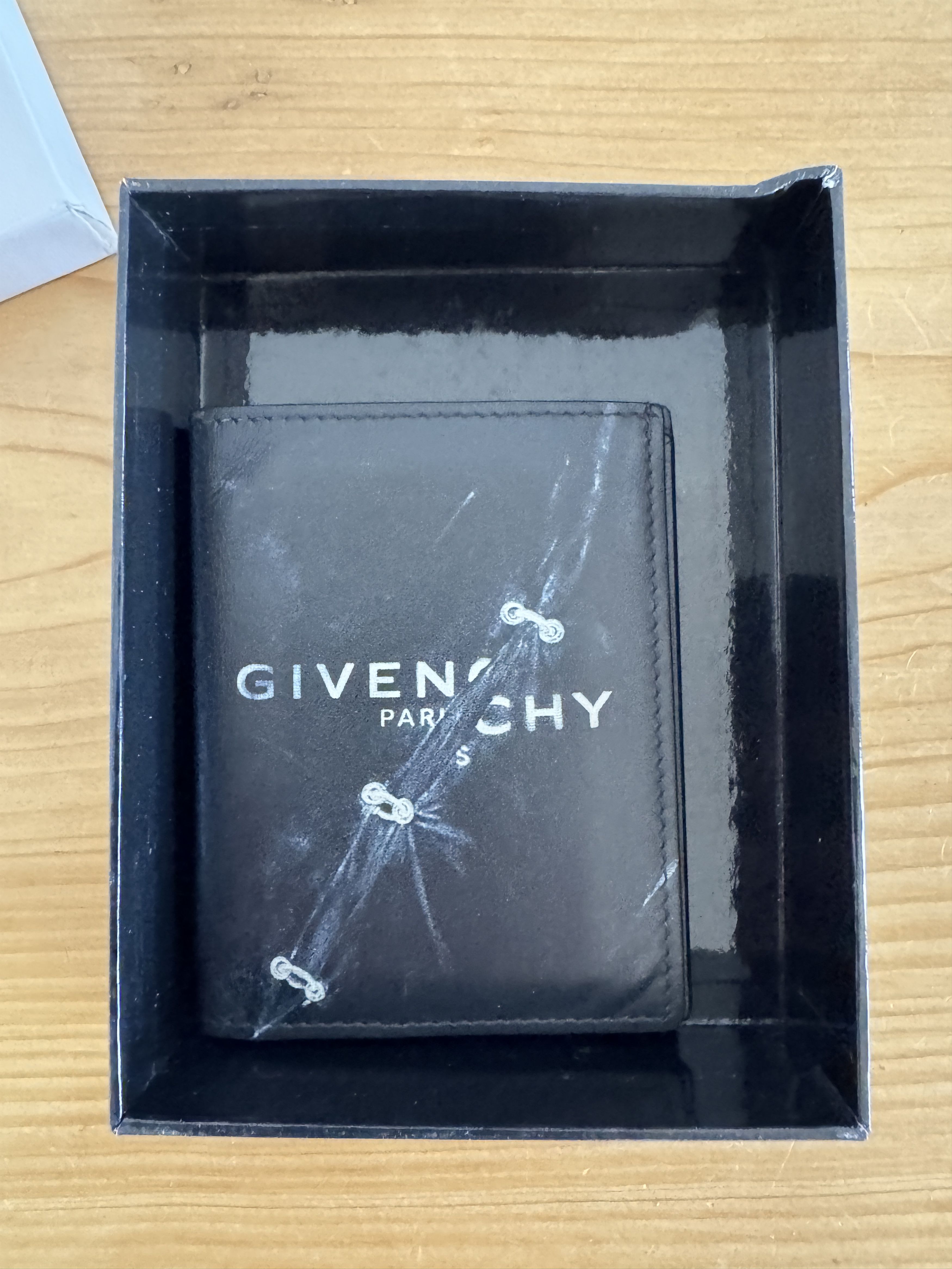 Givenchy Trompe L'oeil Barbed wire logo print leather card holder Size ONE SIZE - 1 Thumbnail