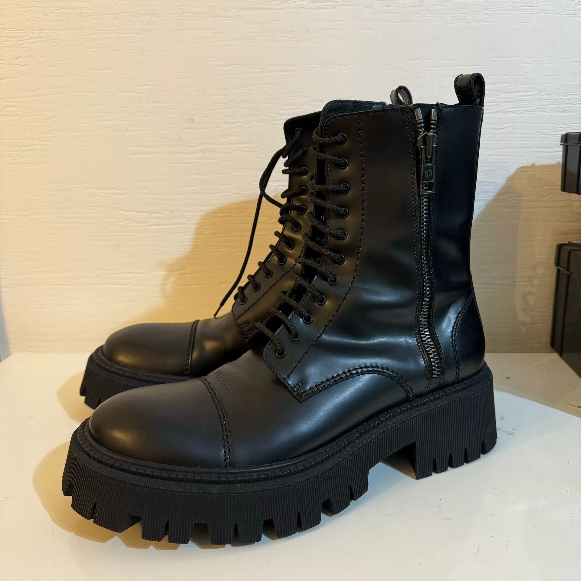 Balenciaga Balenciaga tractor stomper lace up bootie zip boot L20