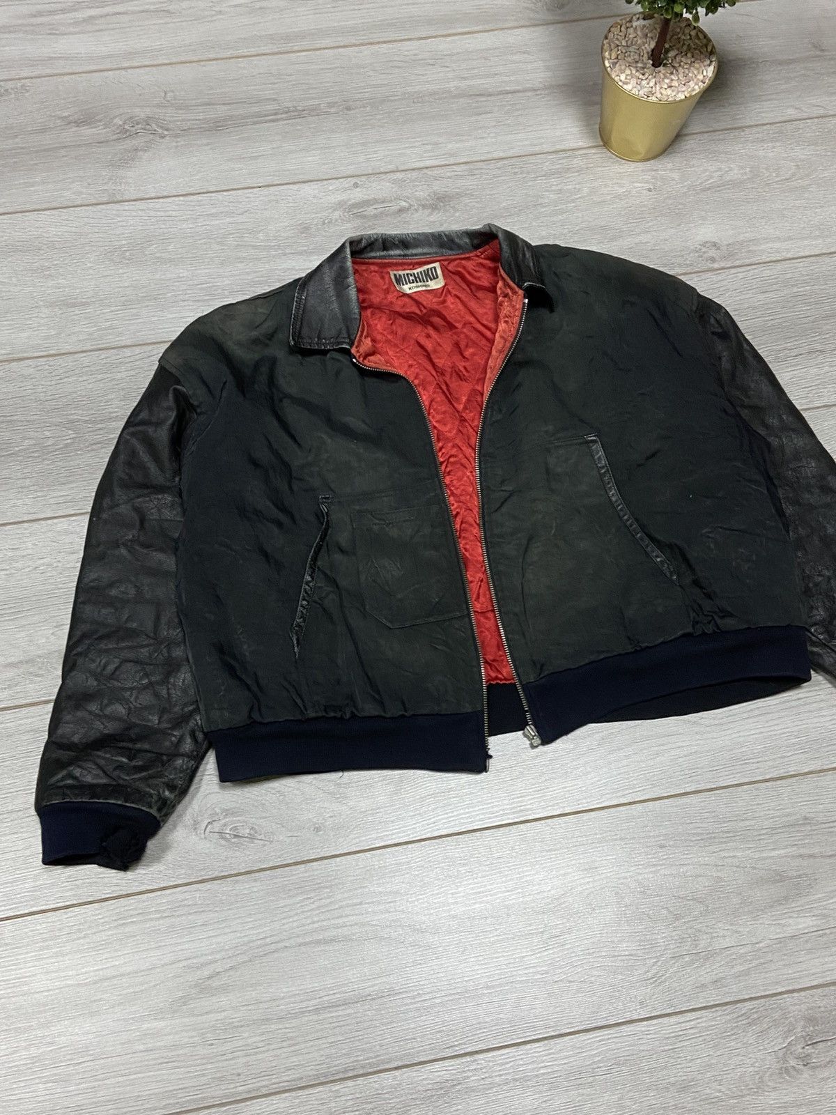 Michiko Koshino Michiko Koshino London leather bomber jacket spell out Size US L / EU 52-54 / 3 - 3 Thumbnail