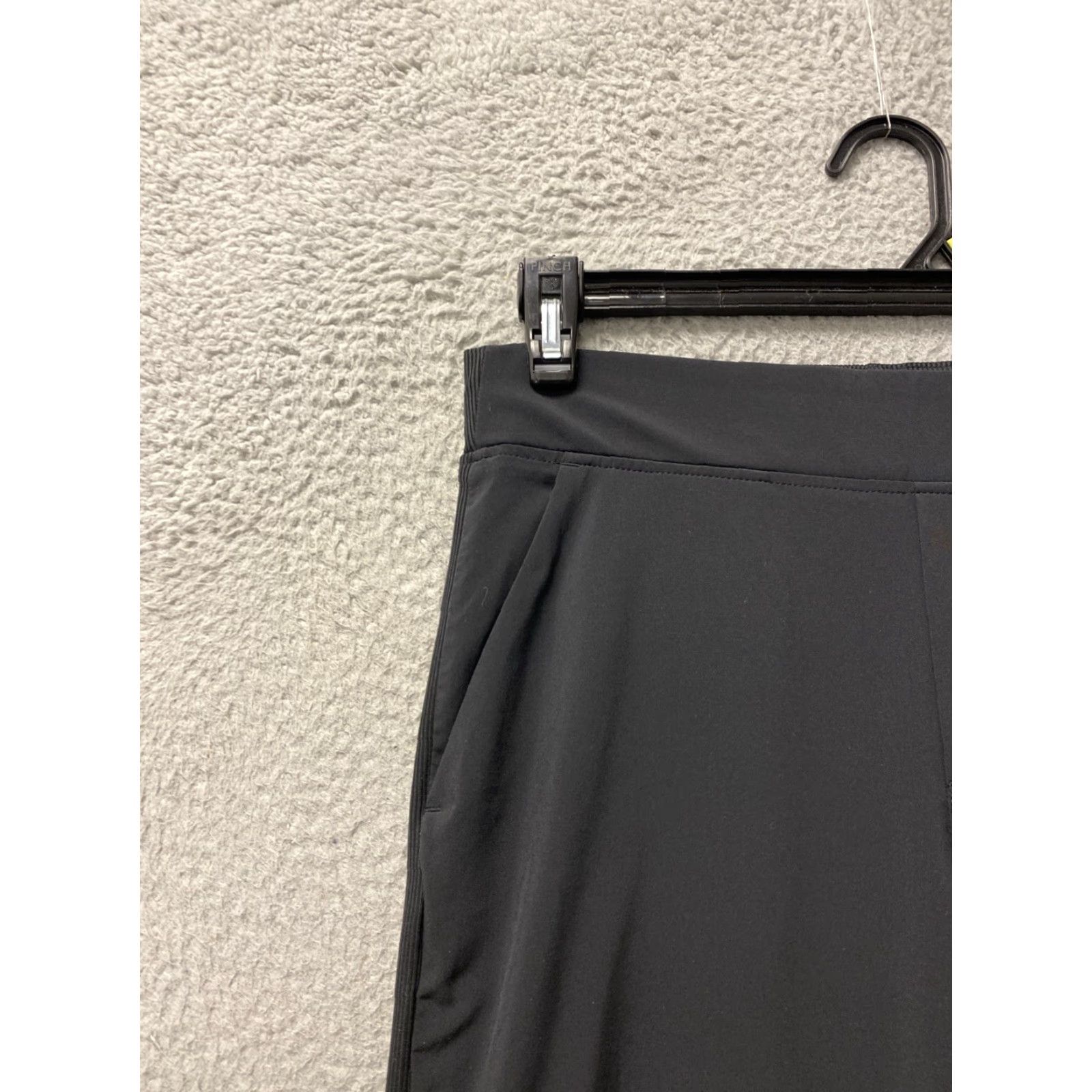 Athleta VINTAGE Athleta Activewear Pants Ankle Length Black Women’s Size 6 Women's Activewear Size 28" / US 6 / IT 42 - 4 Thumbnail