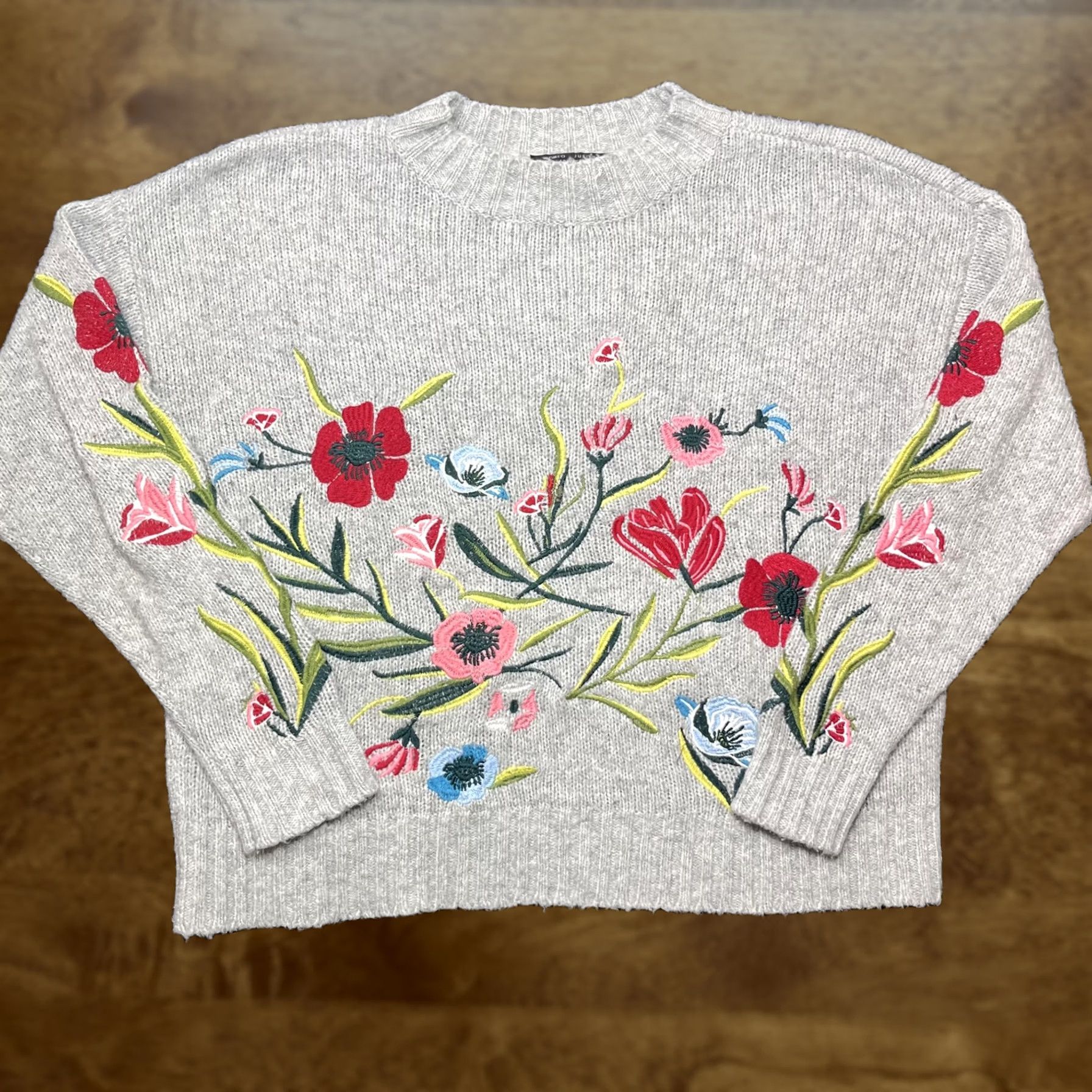 Vintage Romeo + Juliet Couture Sweater Womens Small Gray Floral Embroidered Crewneck Size S / US 4 / IT 40 - 1 Thumbnail
