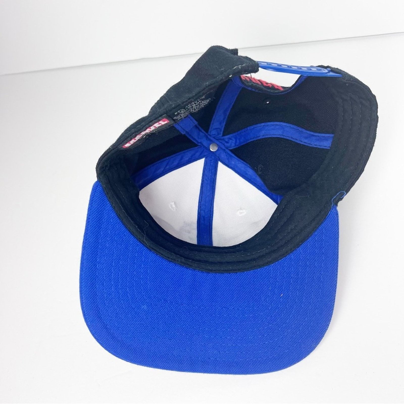 Marvel Comics Marvel Avengers Embroidered Snap Back Trucker Cap Unisex OS Size ONE SIZE - 6 Thumbnail