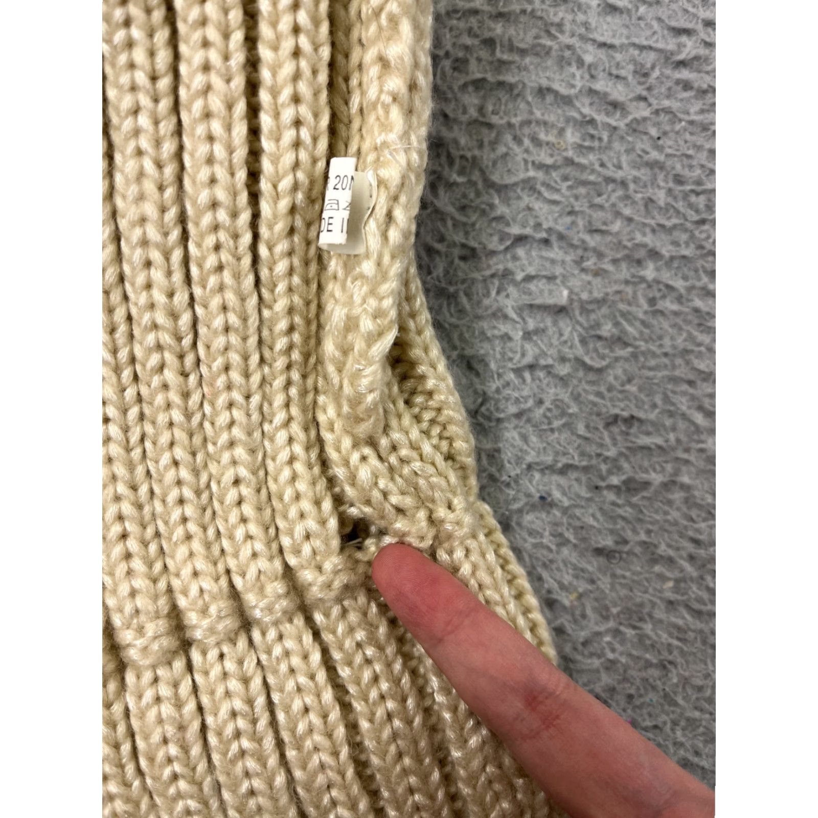 American Eagle Outfitters Beannie? Beanie Toque Adult One Size Ivory Ribbed Knit Detachable Faux Fur Pom Acrylic Hat Unisex Adults Beanie Ivory Acrylic Knit Logo Ski 90s Mens Size ONE SIZE - 6 Thumbnail