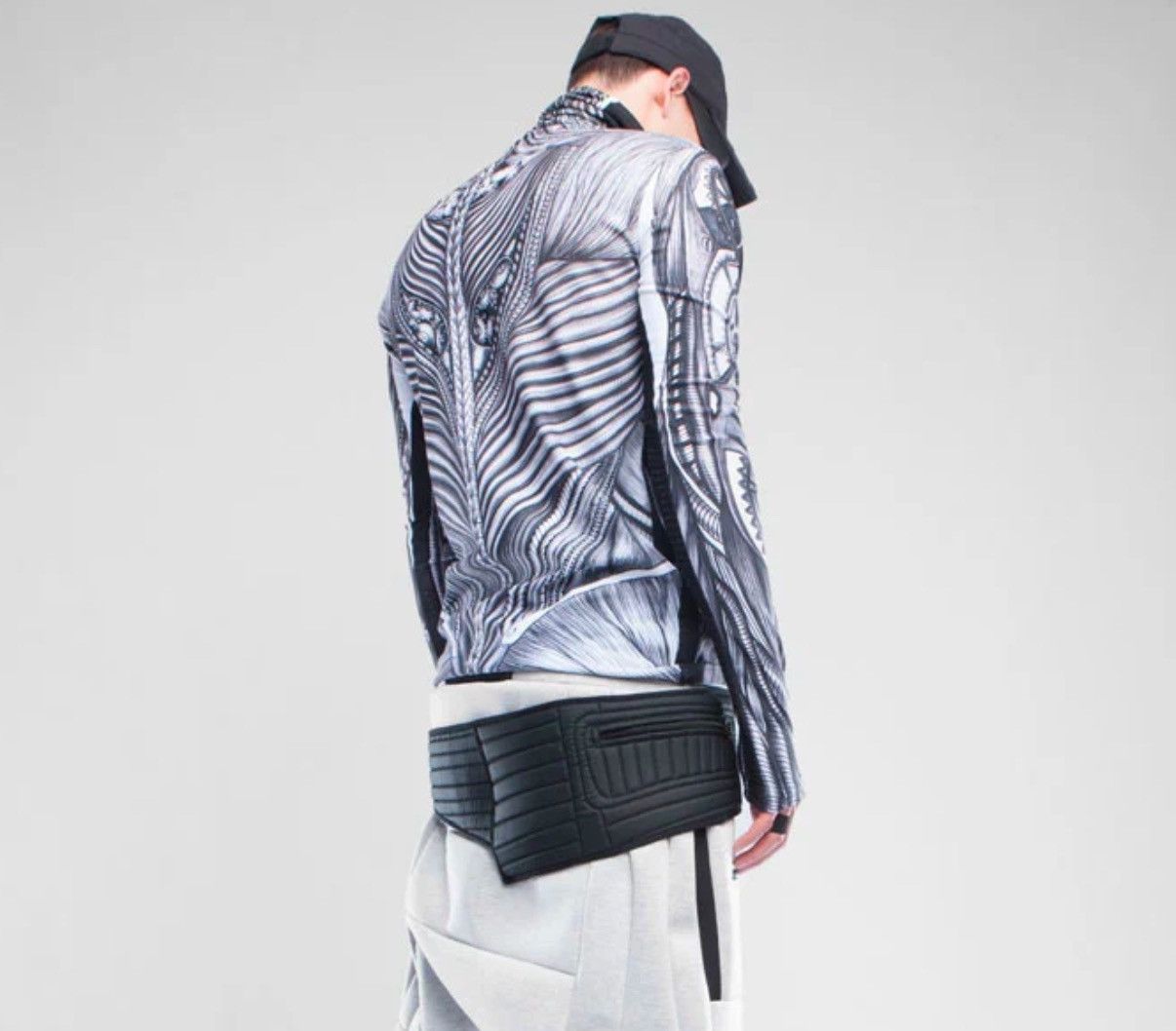 Demobaza Archive Piece TOP EHEIE Size US S / EU 44-46 / 1 - 3 Thumbnail
