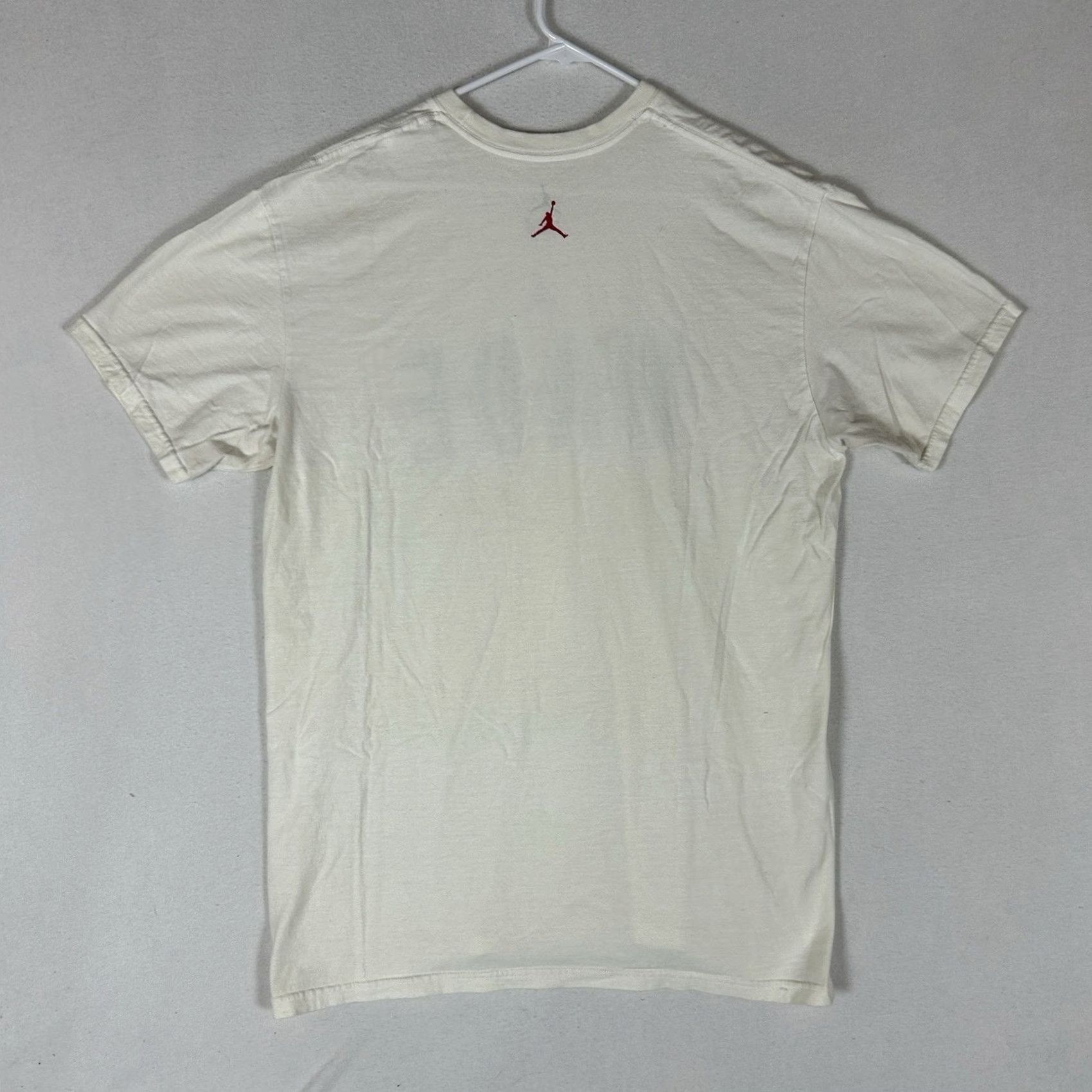 Jordan Brand Nike Dwayne Wade Jordan T-Shirt Men's XL Beige Short Sleeve Graphic Print 80s 90s Casual Shirt Mens Size US XL / EU 56 / 4 - 7 Thumbnail