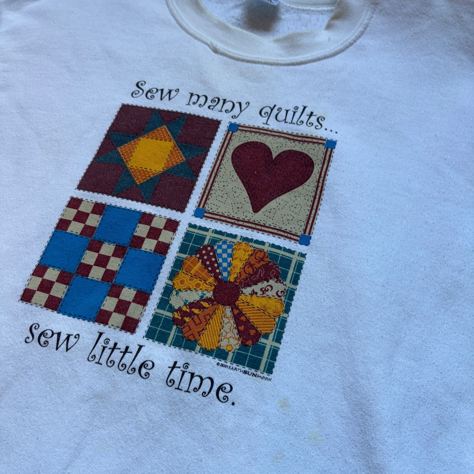 Gildan Vintage sew many quilts sweatshit distressed size xl Size US XL / EU 56 / 4 - 6 Thumbnail