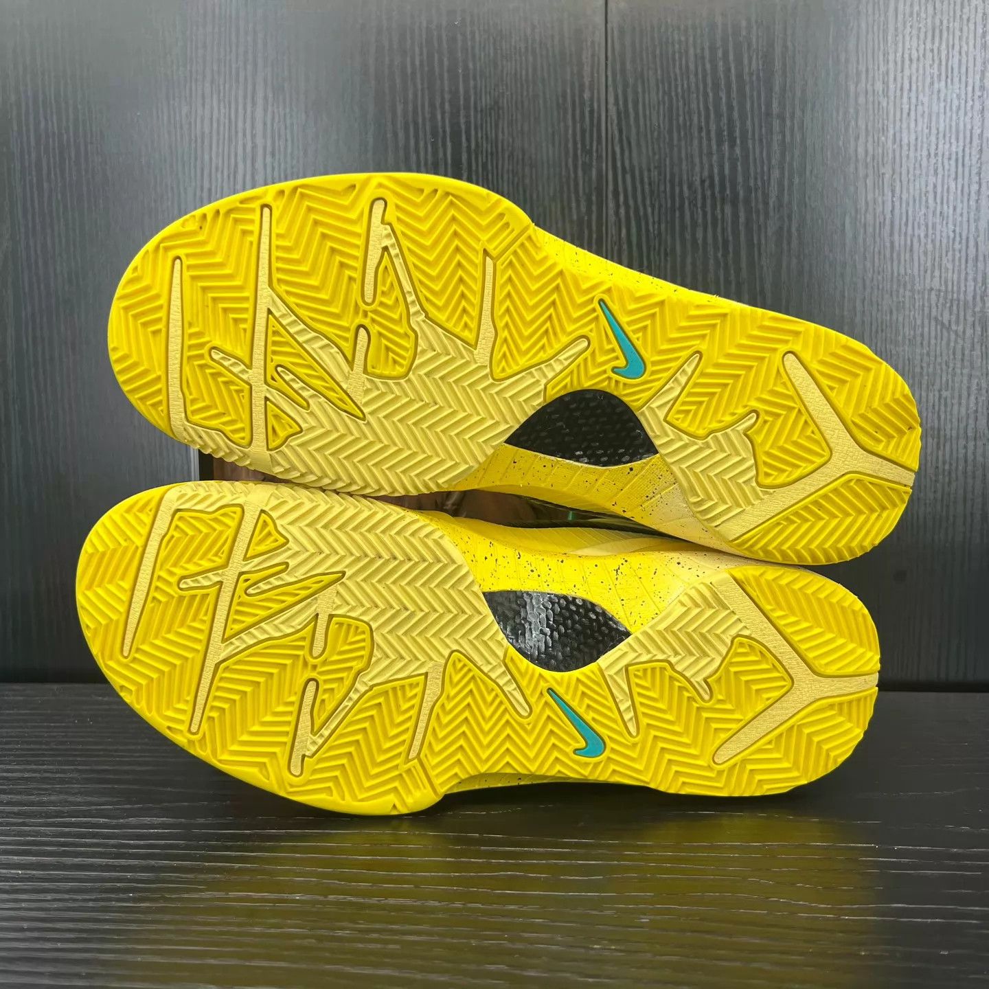 Nike Nike ZK4 Yellow Size 45 (New, OG Box) Size US 11 / EU 44 - 5 Thumbnail
