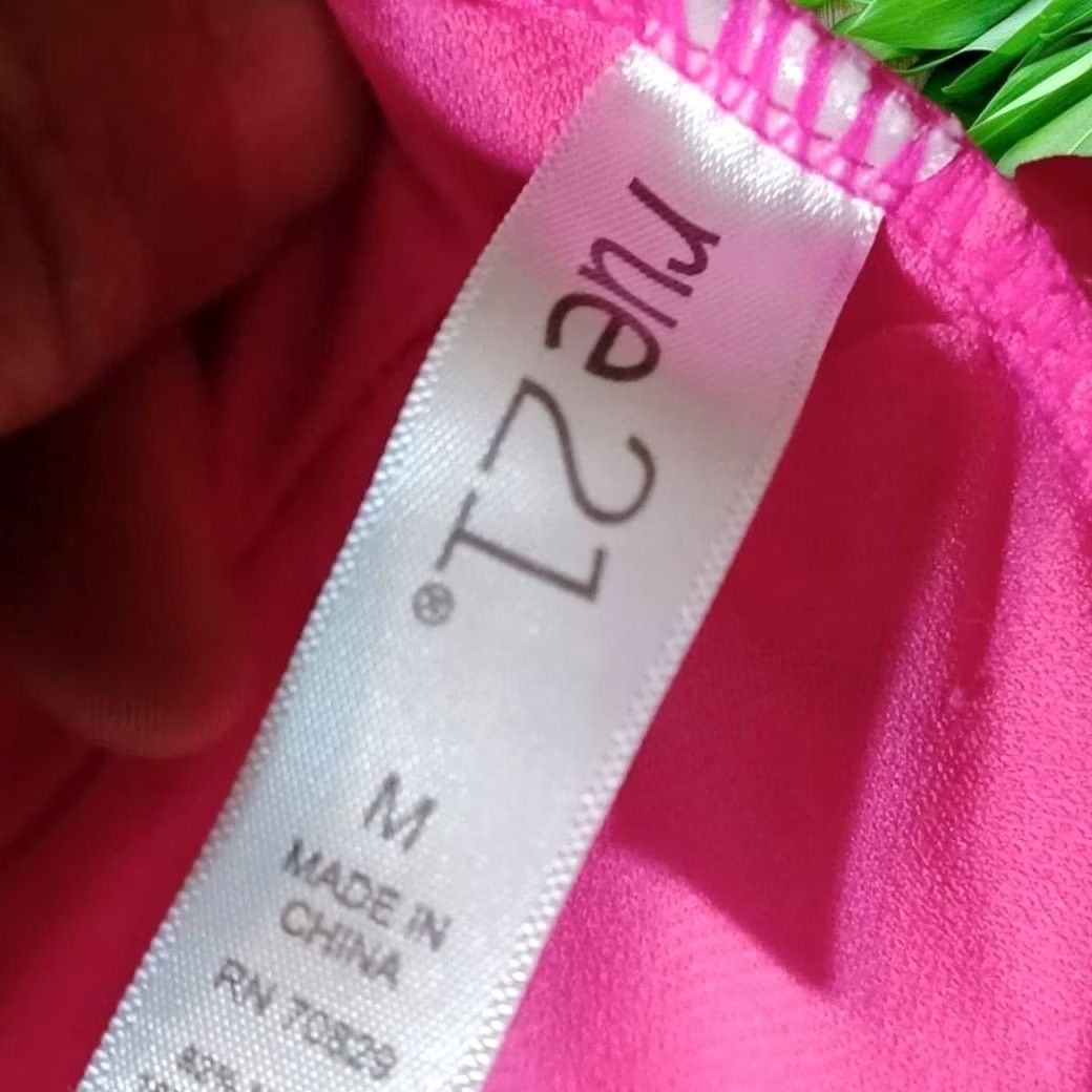 Vintage Rue21 One Piece Swimsuit Pink M Women Regular Size Rue21 One Piece Swimsuit Pink M Women Regular Size Size ONE SIZE - 6 Thumbnail