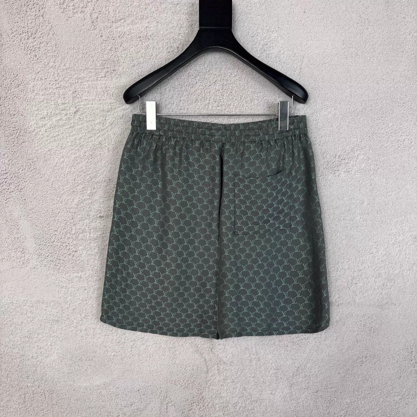 Louis Vuitton LV SS24 Silk Full Print Logo Jacquard Shorts New Size US 30 / EU 46 - 2 Thumbnail