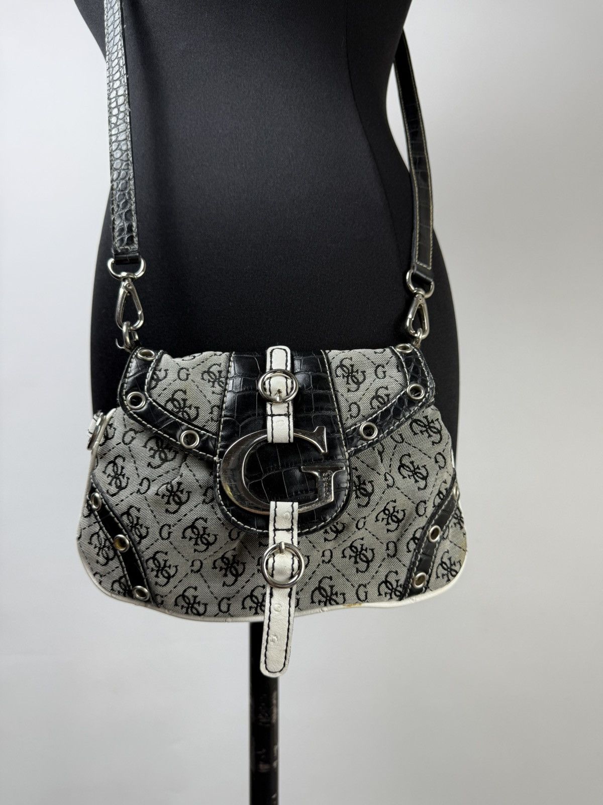 Guess Guess VNTG Y2K Monogram Mini Shoulder Bag Messenger Size ONE SIZE - 2 Thumbnail