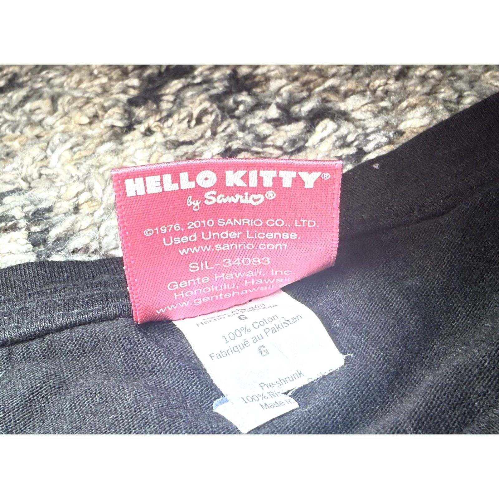 Vintage VINTAGE Hello Kitty Hawaii Black Rhinestones T-shirt Sanrio L Womens 1990s Black Cotton Mexico Size L / US 10 / IT 46 - 5 Thumbnail