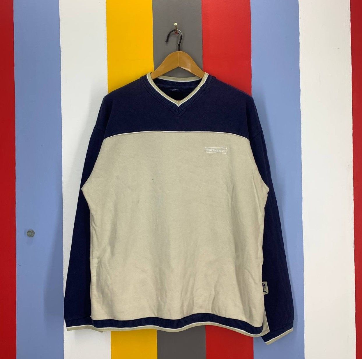 Vintage FISH BONE V Neck Sweatshirt #2559/T