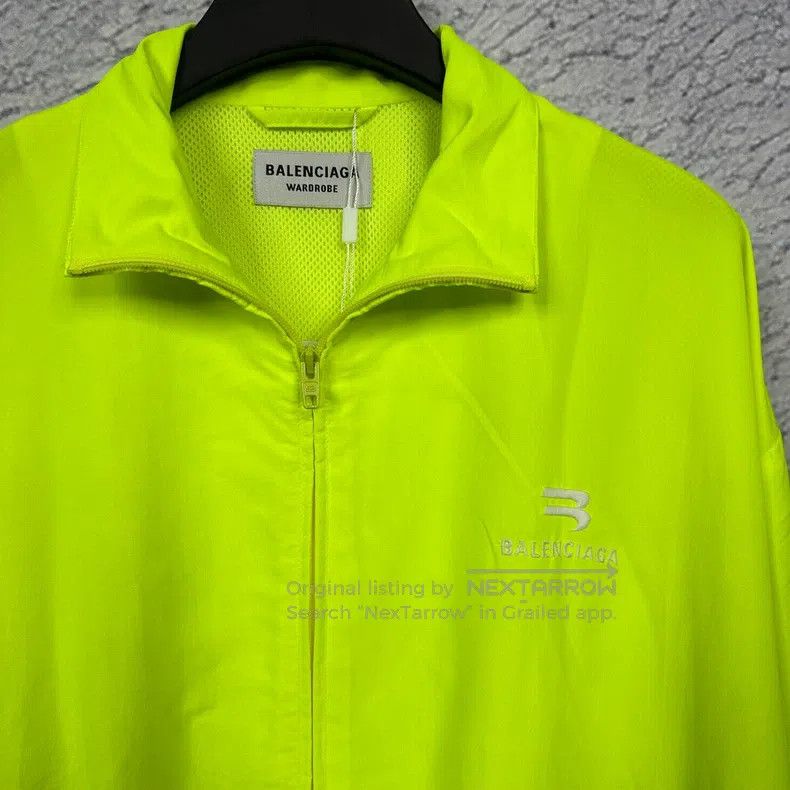 Balenciaga Balenciaga Neon green stand collar zip-up coach jacket Size XS / US 0-2 / IT 36-38 - 4 Thumbnail