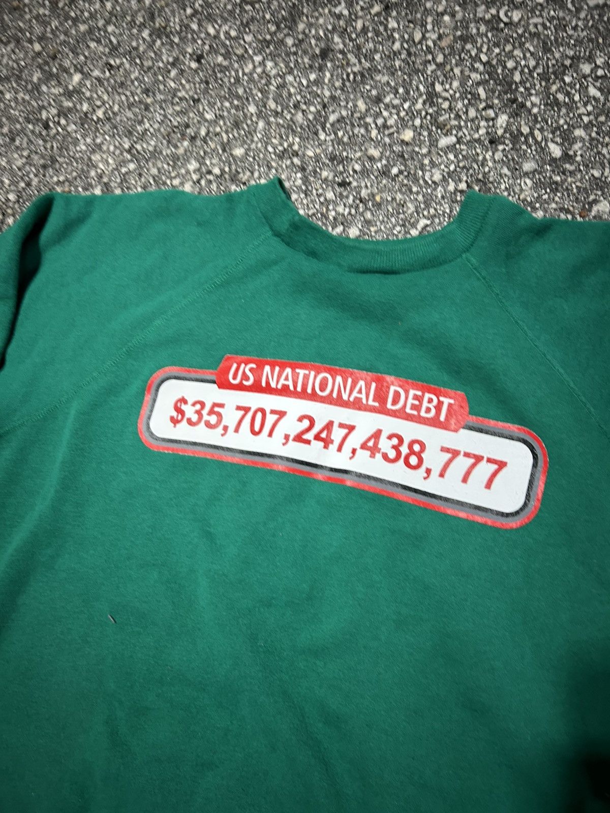 Other 1/1 Your World US Debt Clock green graphic sweater crewneck Size US L / EU 52-54 / 3 - 2 Thumbnail