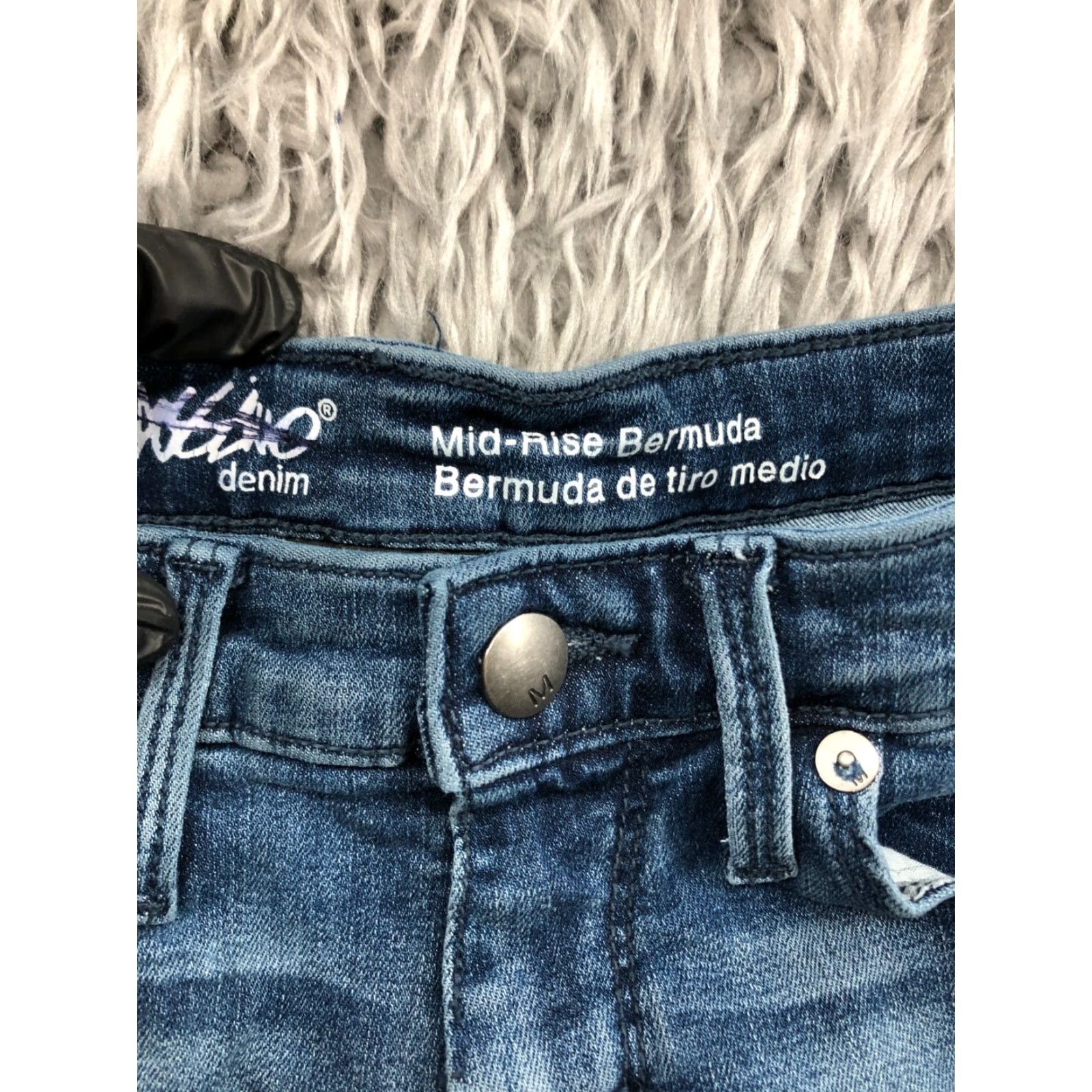 Mossimo Mossimo Bermuda Shorts Womens Size 2 Mid Rise Medium Wash Blue Denim Jean Shirt? Size 26" / US 2 / IT 38 - 6 Thumbnail