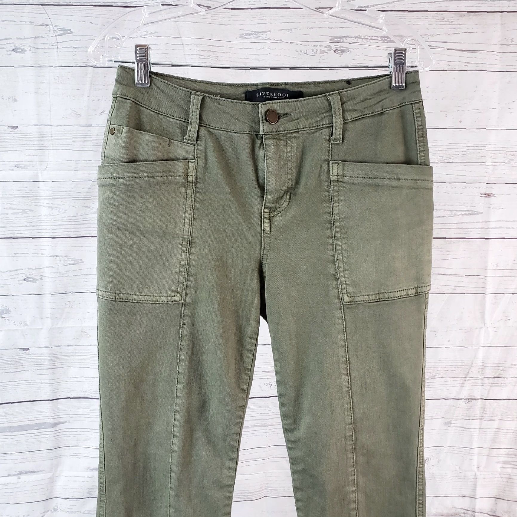 Vintage Liverpool Womens Kylie Cropped Cargo Pants Size 4 Green Mid Rise Cotton Blend Cropped Pants Womens Liverpool Jeans Casual Size 27" / US 4 / IT 40 - 2 Thumbnail