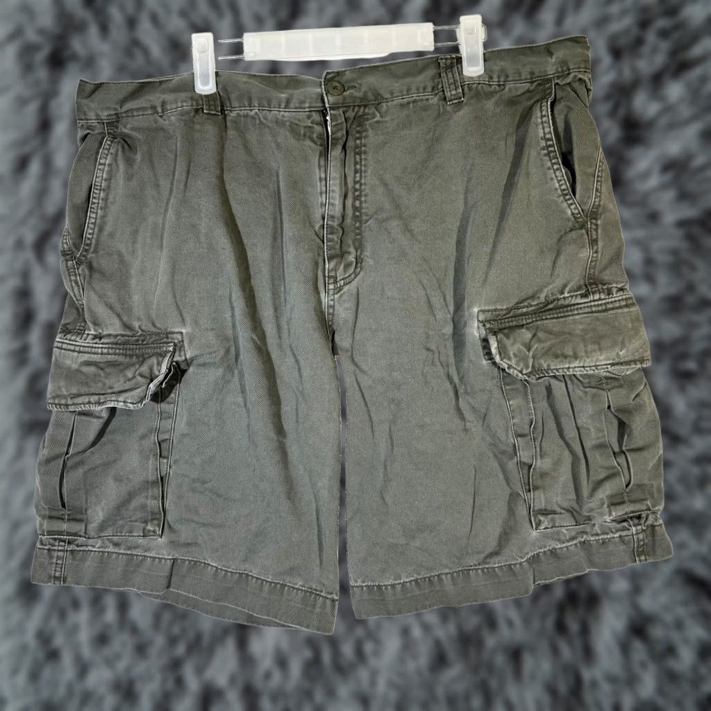 Vintage Bass Cargo Shorts Men’s 40 Green Cotton Utility Multi-Pocket High-Rise Zip Fly Size US 40 / EU 56 - 1 Thumbnail