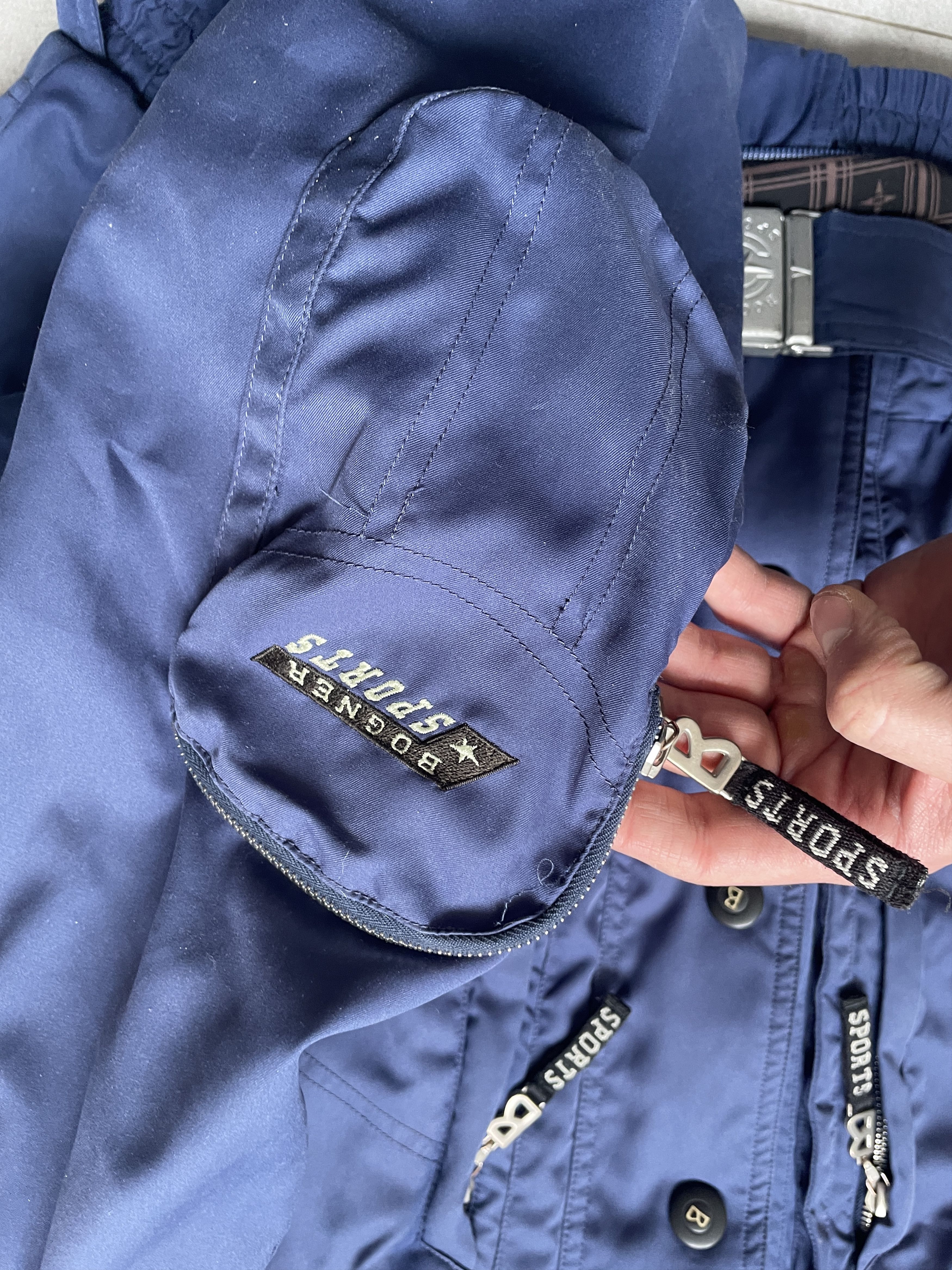 Bogner VINTAGE 90S BOGNER NAVY CROPPED BOXY SKI BOMBER JACKET Size L / US 10 / IT 46 - 7 Thumbnail