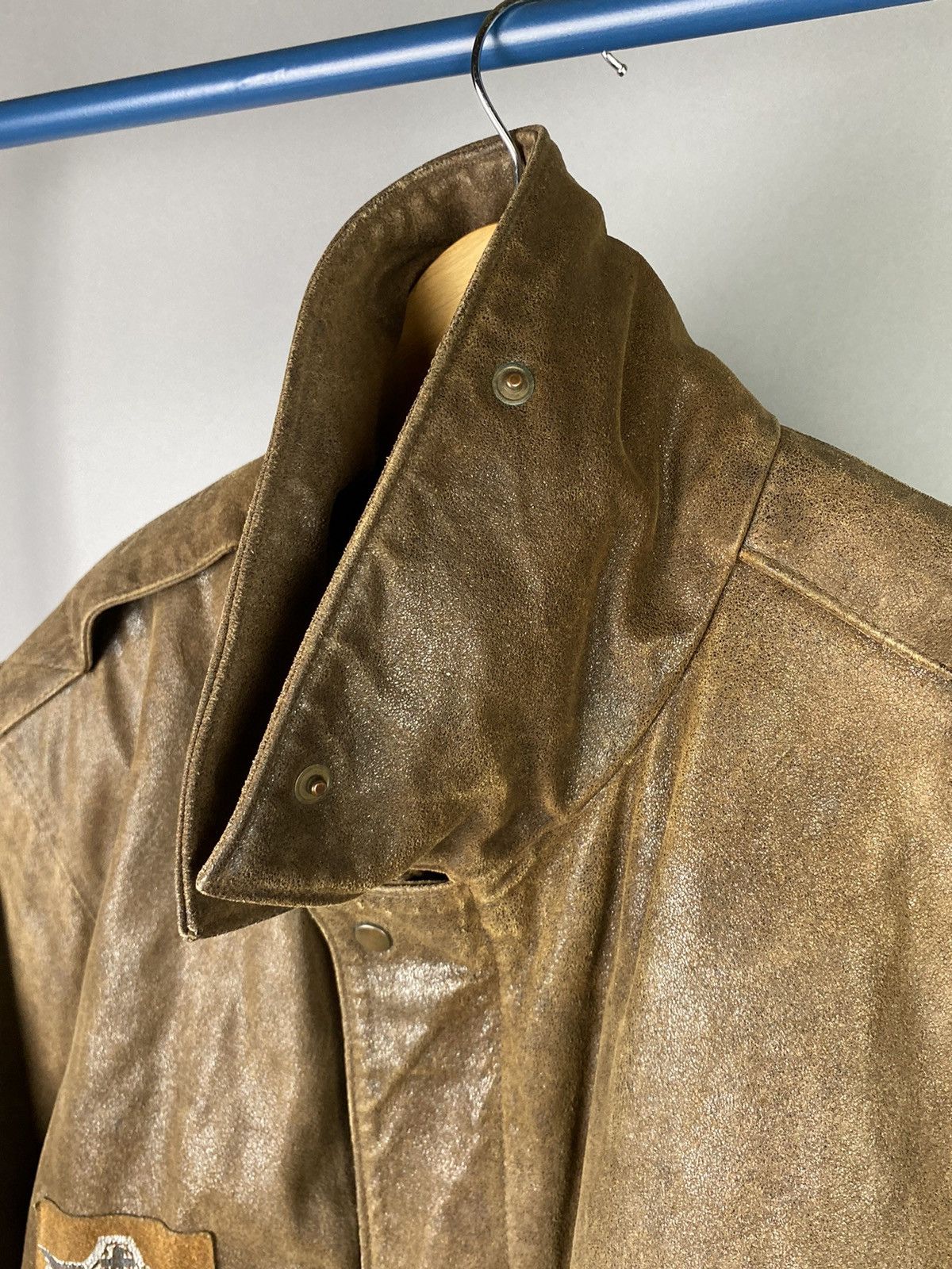 Vintage Vintage Leather Flying Bomber Jacket with Military Patches Size US L / EU 52-54 / 3 - 9 Thumbnail