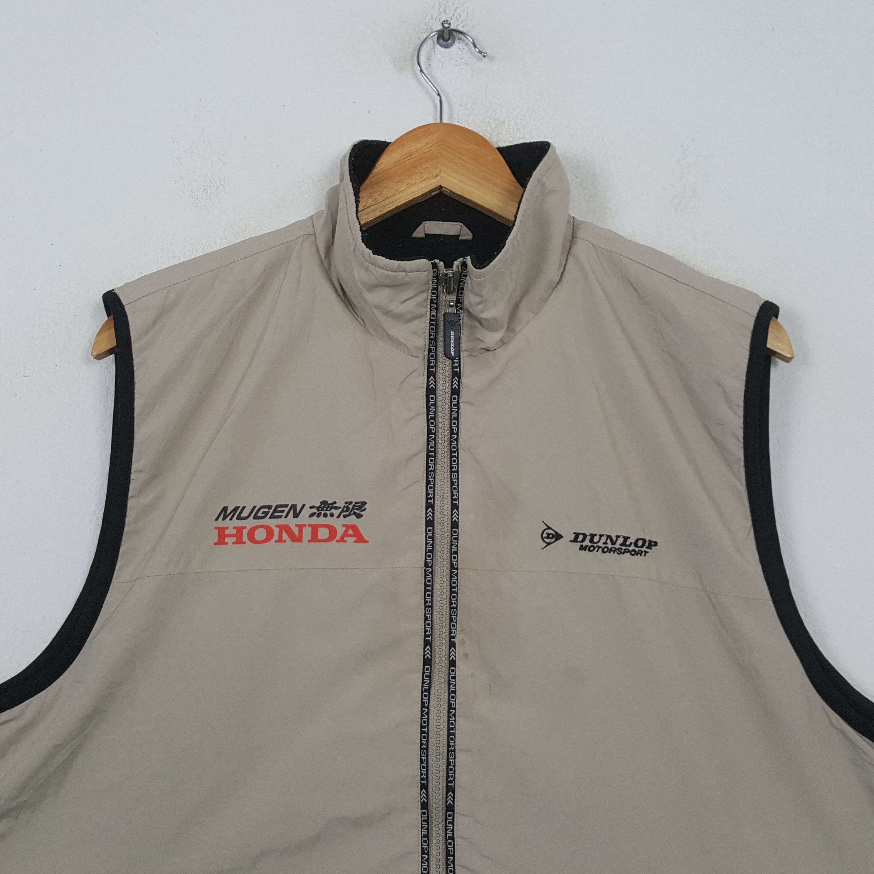 Formula 1 Vintage Dunlop Mugen Honda Racing Team Custom Vest RR13 Size US L / EU 52-54 / 3 - 4 Thumbnail
