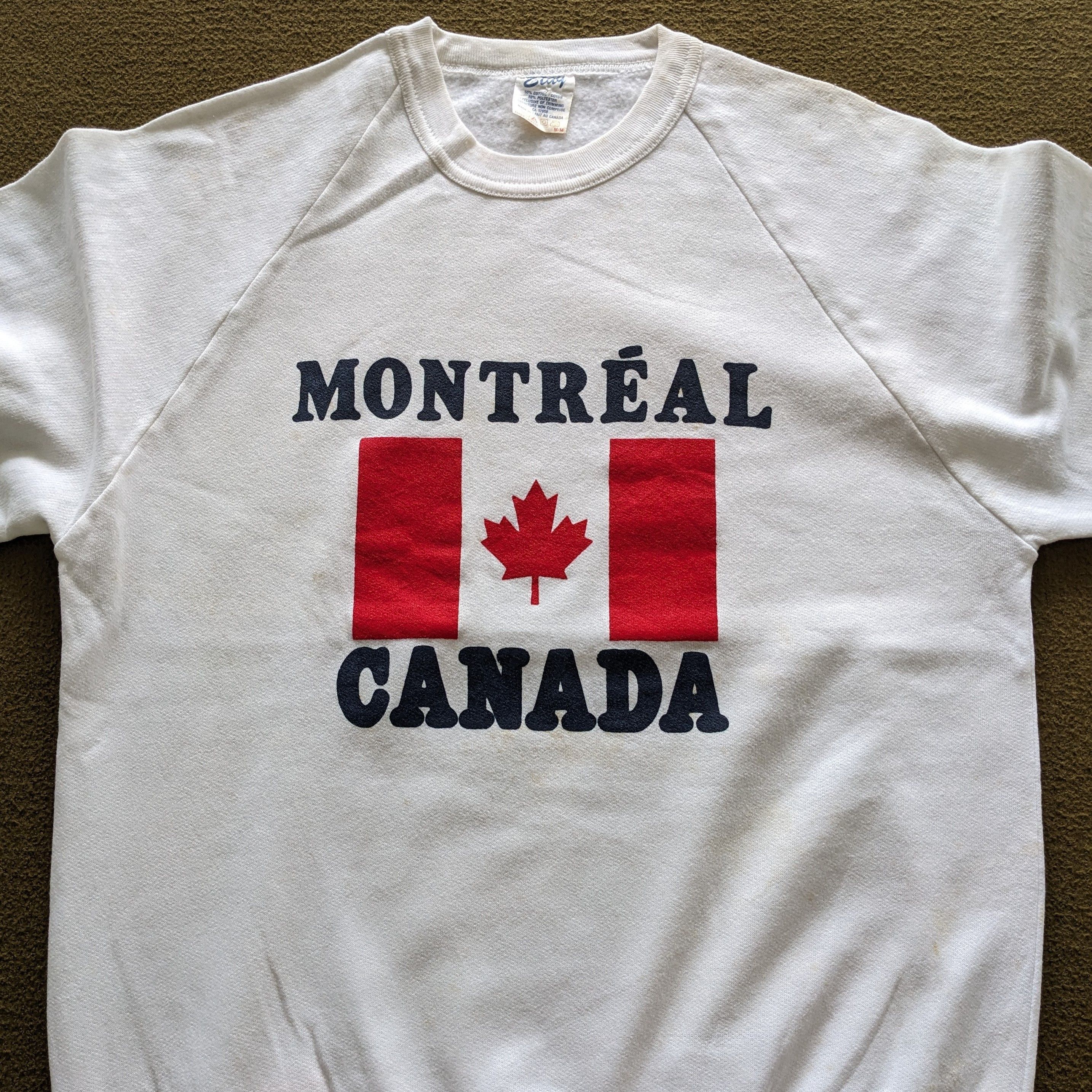 Vintage Vintage MONTREAL CANADA Flag Design Sweatshirt Size US S / EU 44-46 / 1 - 2 Thumbnail