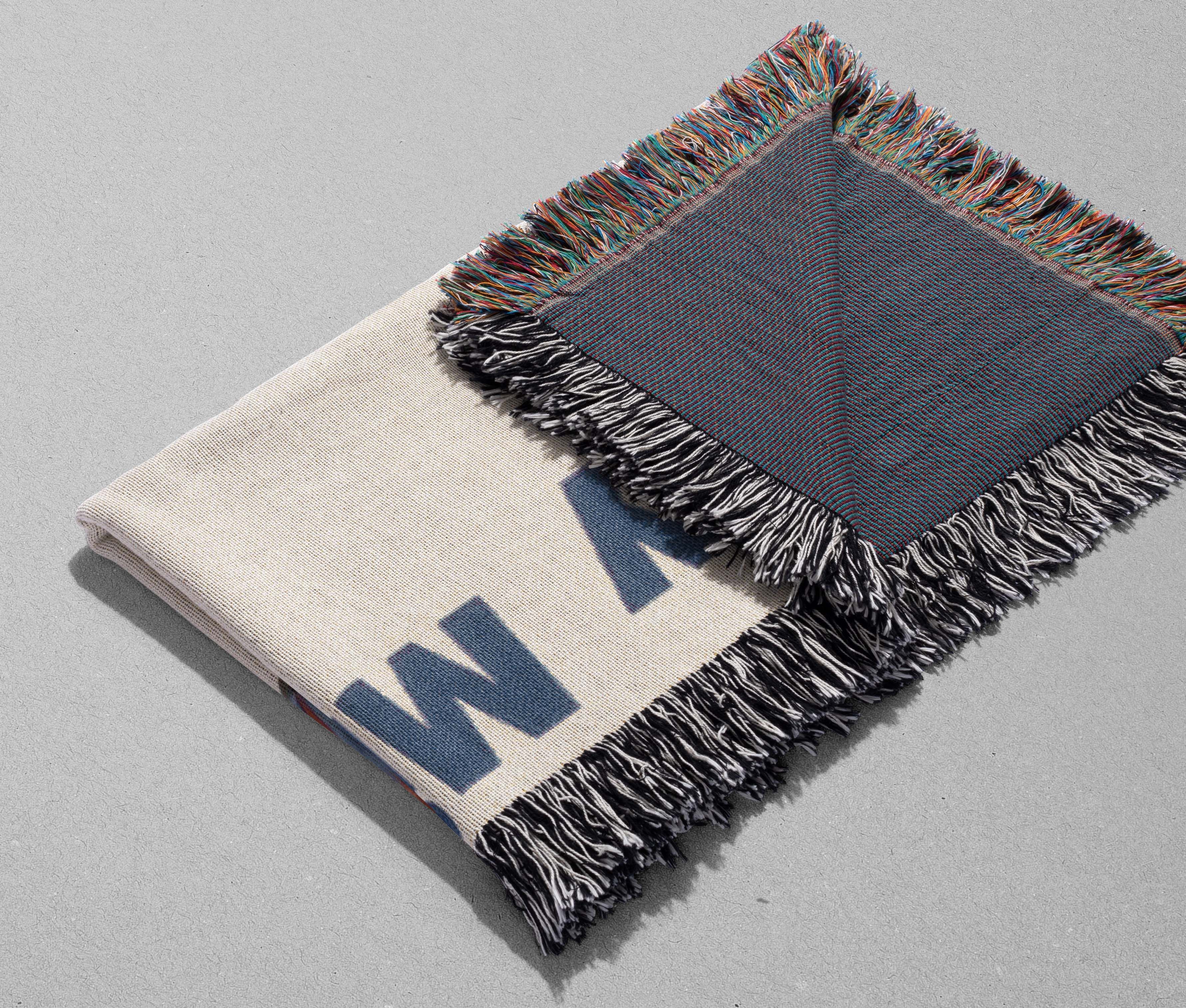 Issey Miyake Issey Miyake Blanket Woven Art Poster Fashion Gift Logo Size ONE SIZE - 3 Thumbnail