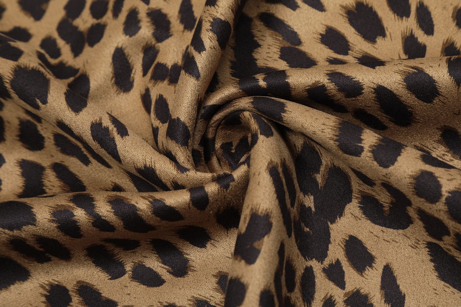 Japanese Brand × Vintage Vintage Leopard Patchwork Cotton Shirt Size US XL / EU 56 / 4 - 7 Thumbnail