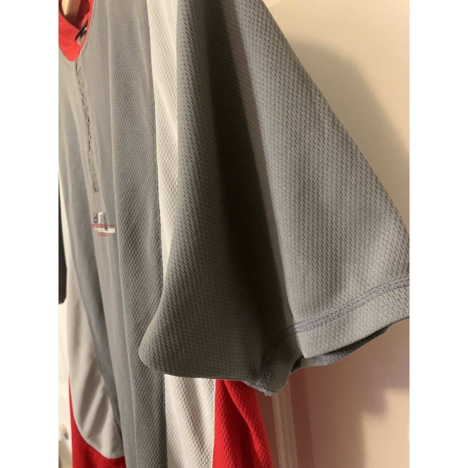 Other Feroti Sport Mens Size XL Running Shirt Jersey Red Gray 1/4 Size US XL / EU 56 / 4 - 5 Thumbnail