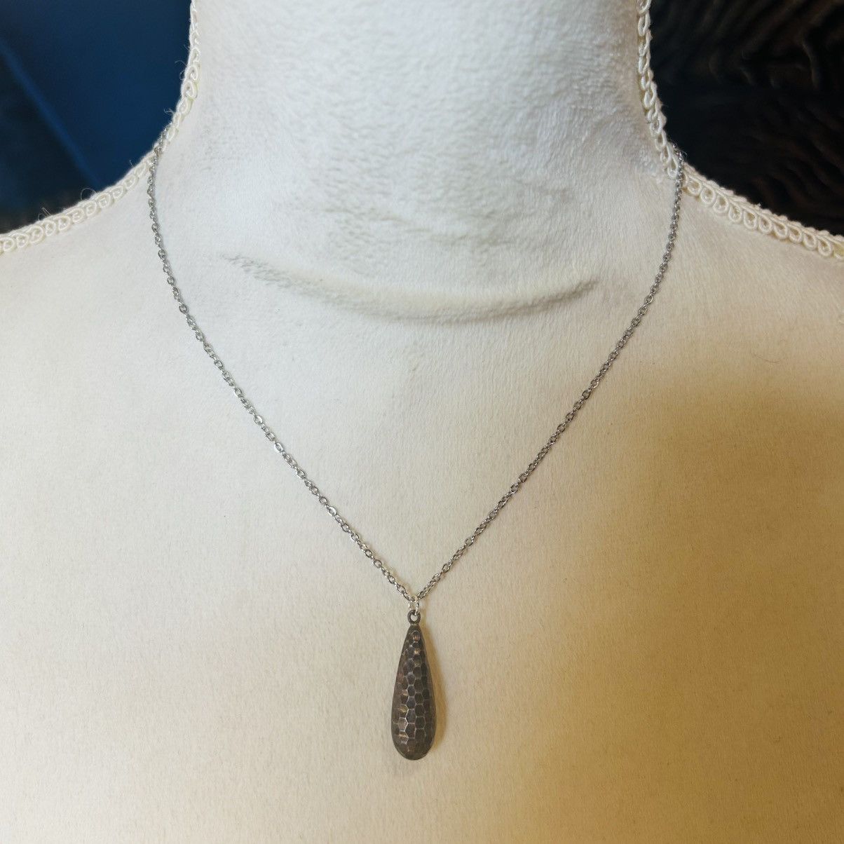 Vintage Handcrafted vintage hammered elongated raindrop necklace Size ONE SIZE - 2 Thumbnail