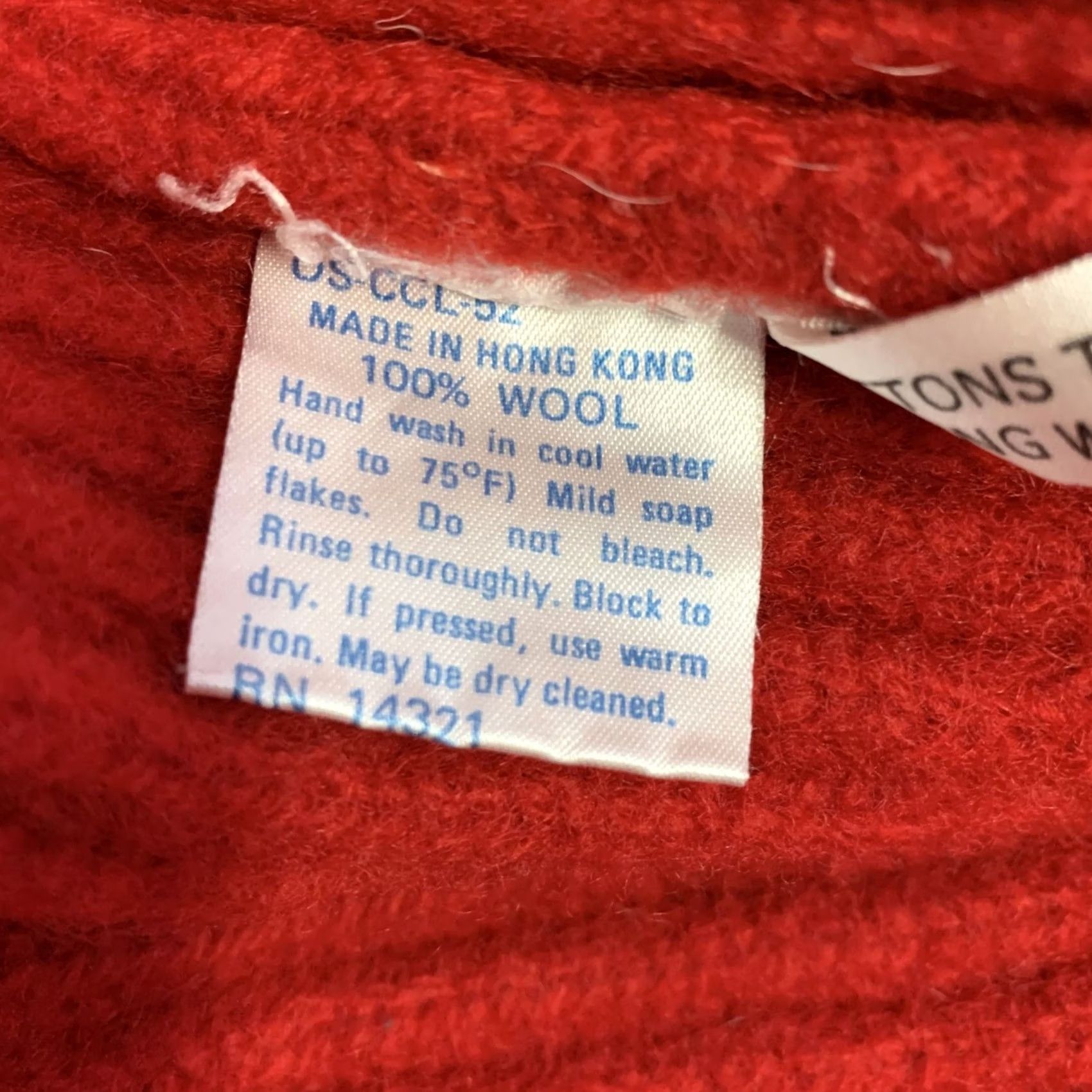 Vintage PRINGLE Shawl Cardigan Knit Wool Red Size L Size US L / EU 52-54 / 3 - 5 Thumbnail