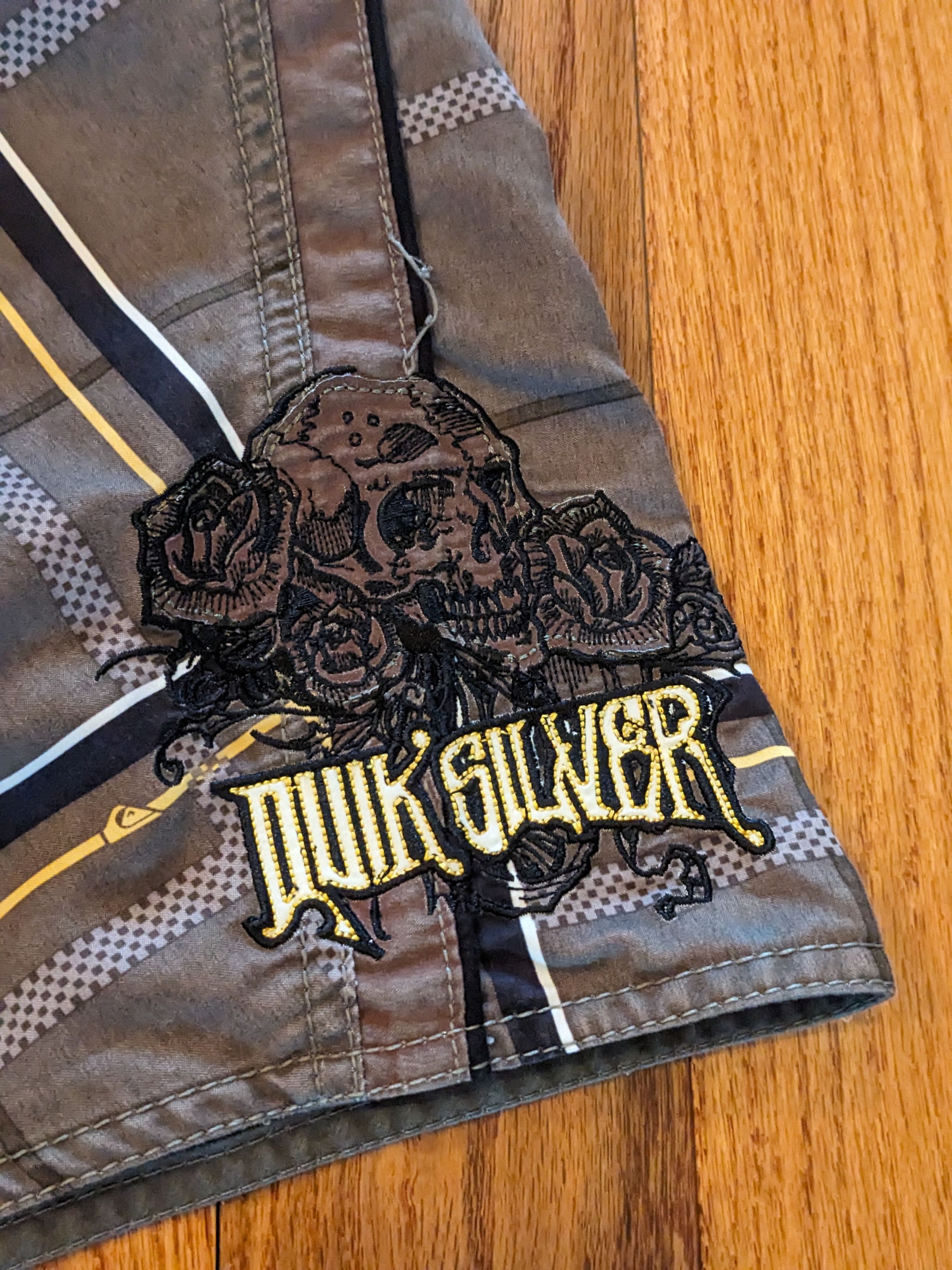 Quiksilver × Vintage Vintage Y2K Quiksilver Brown Size 34 Cargo Shorts Size US 34 / EU 50 - 2 Thumbnail