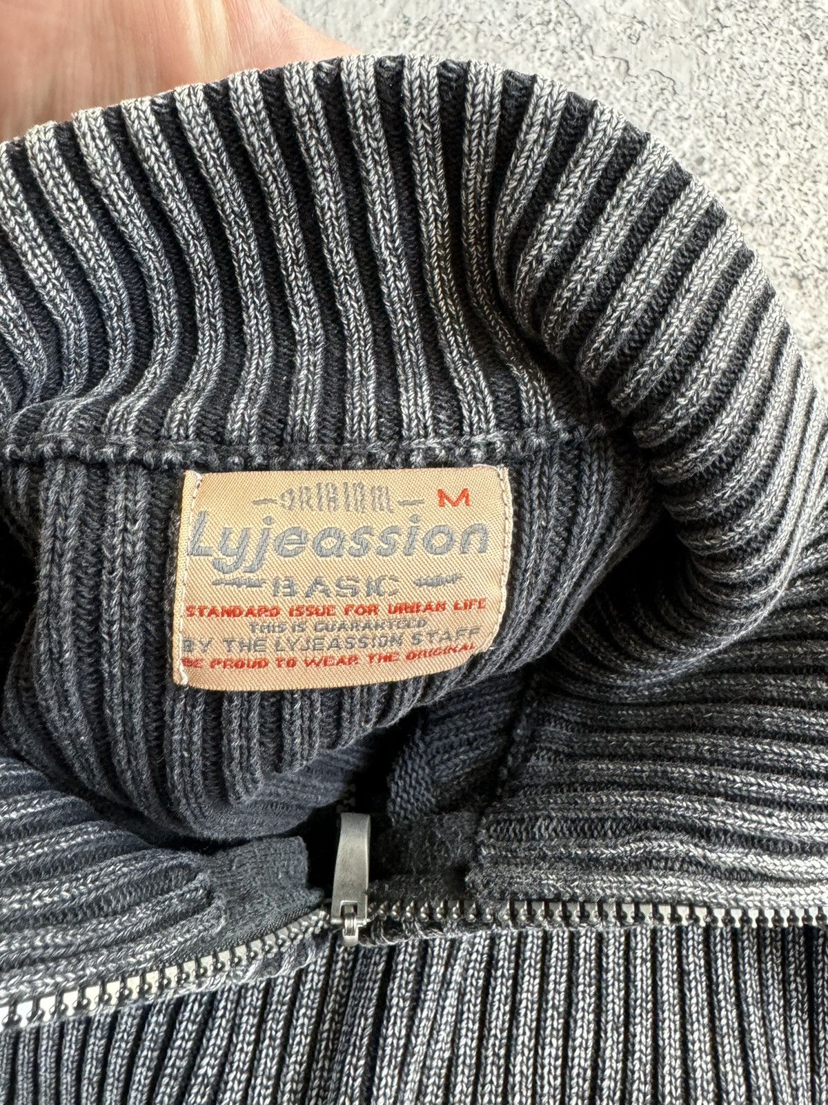 Diesel Vintage 90s Avant Garde Striped Grey Half Zipped Sweater Size US M / EU 48-50 / 2 - 6 Thumbnail