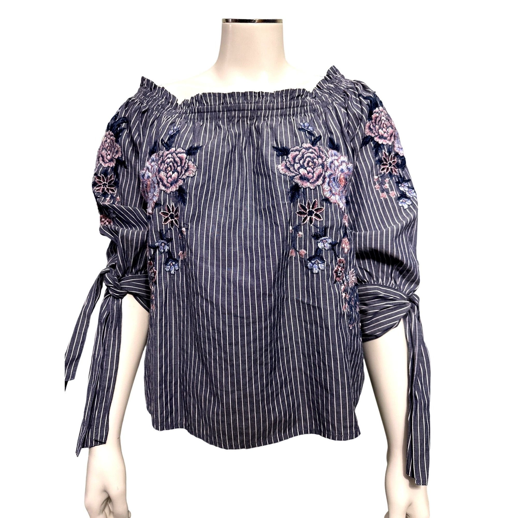 American Eagle Outfitters American Eagle Outfitters Off Shoulder Boho Embroidered Blue Size S / US 4 / IT 40 - 2 Thumbnail